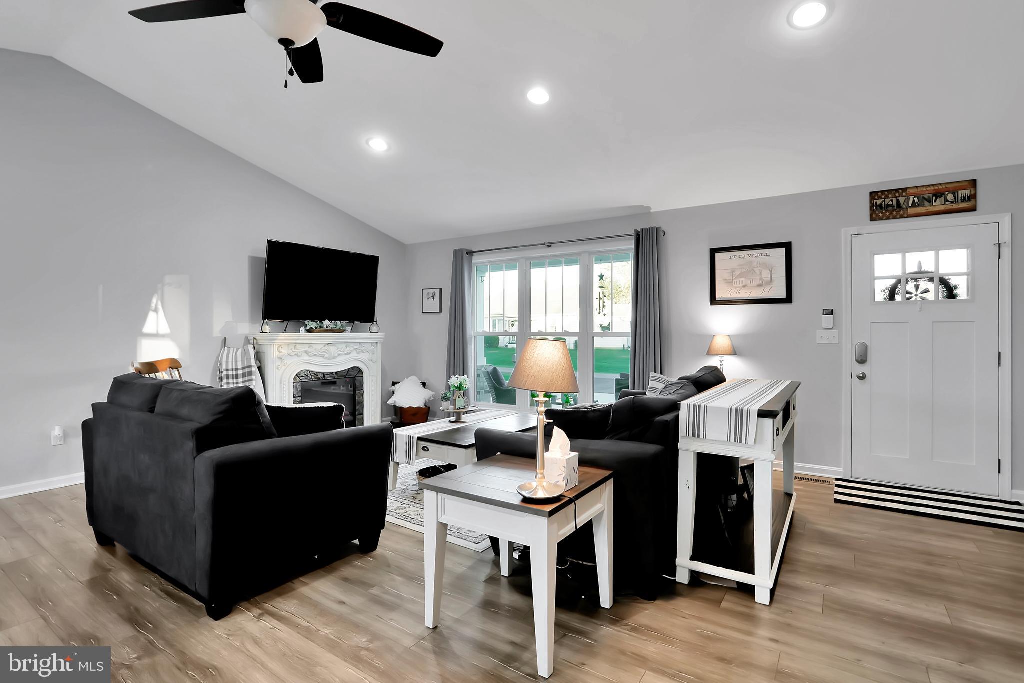 DAVIS STRASBURG - Residential