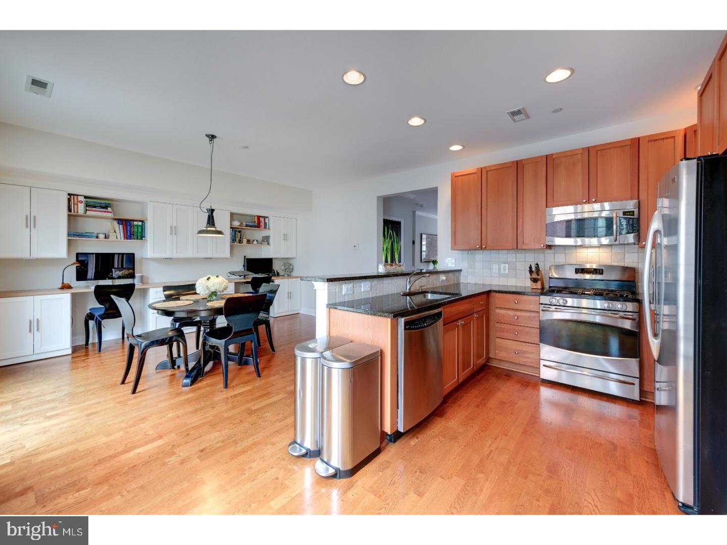 NAVAL SQUARE - Residential