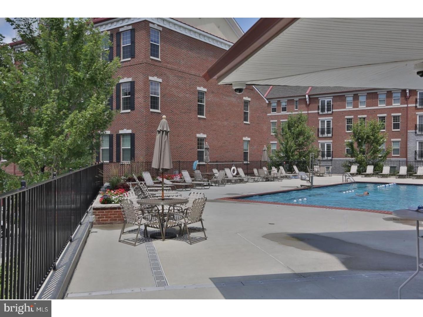 NAVAL SQUARE - Residential