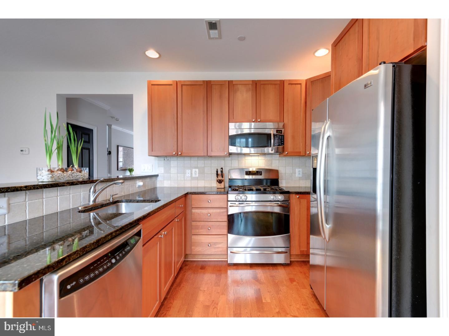 NAVAL SQUARE - Residential