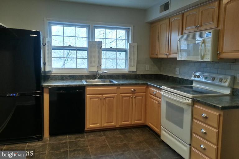 RESTON - Residential Lease