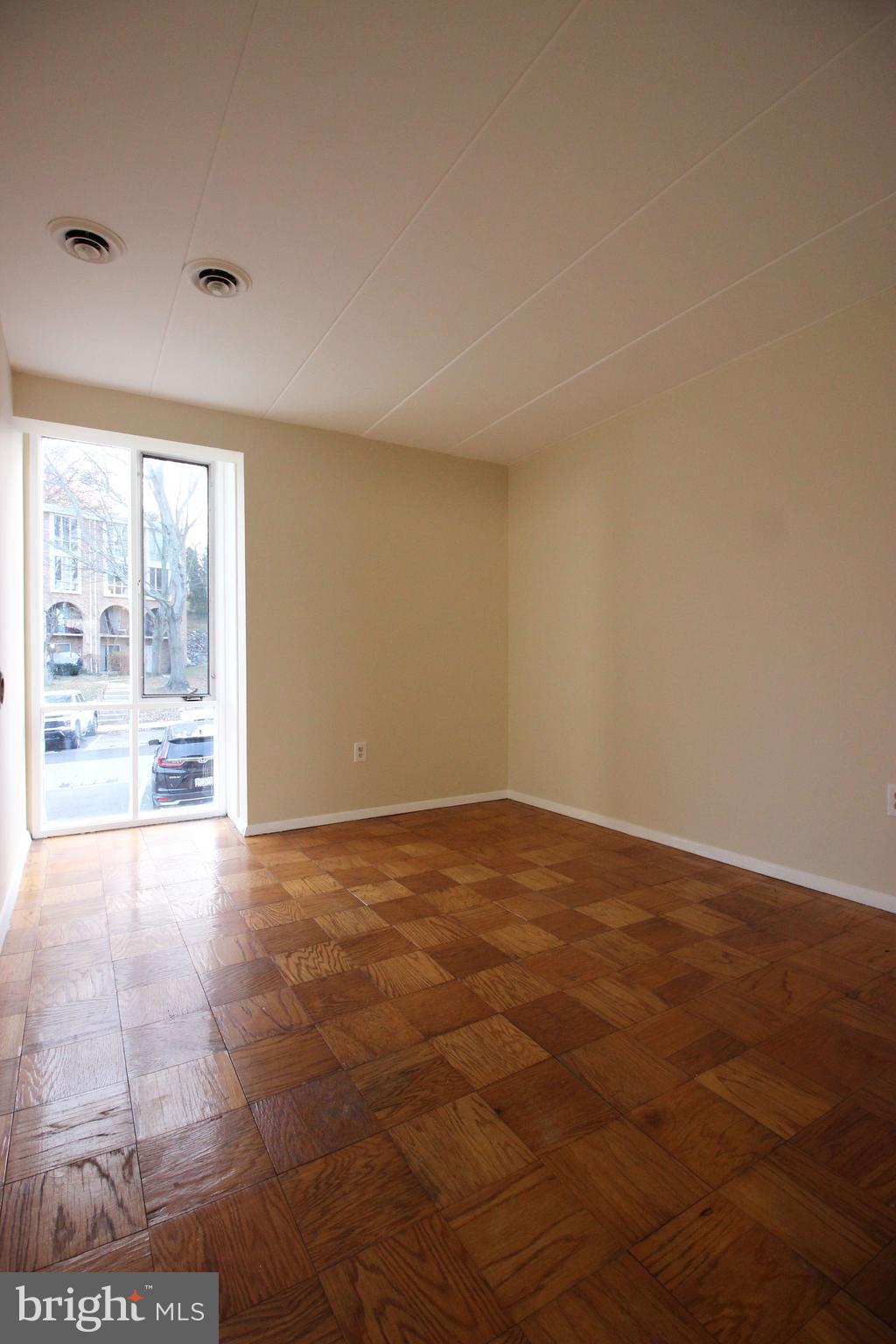 HUNTINGTON CLUB - Residential