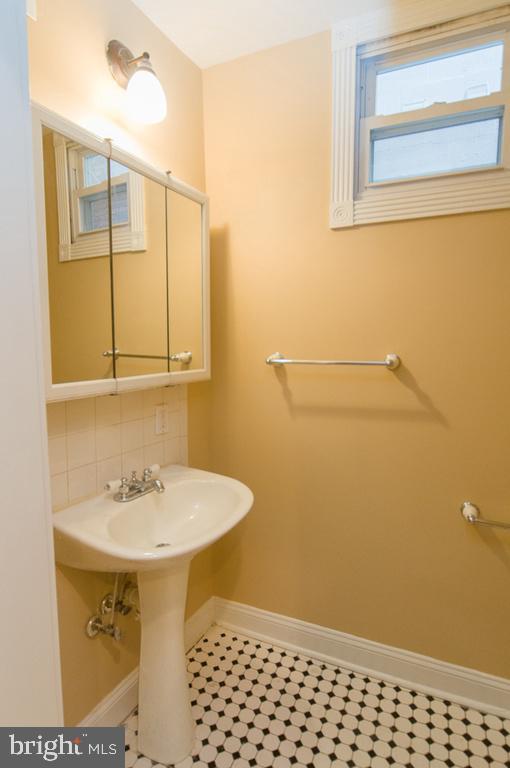 FEDERAL HILL HISTORIC DISTRICT - Residential Lease