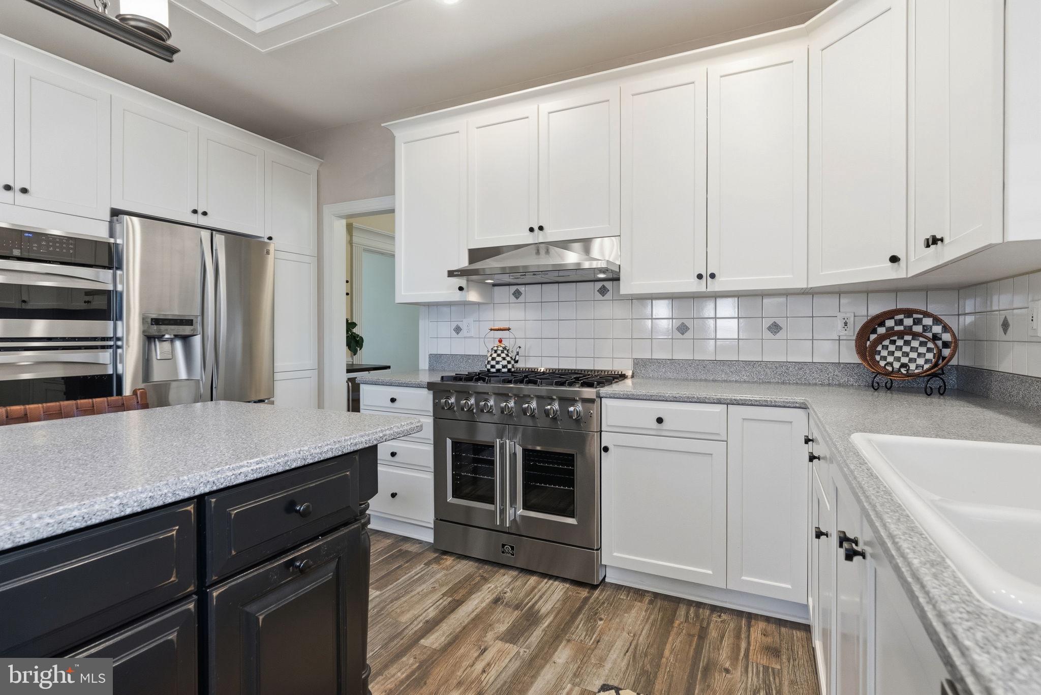 LOCHWOOD ESTATES - Residential