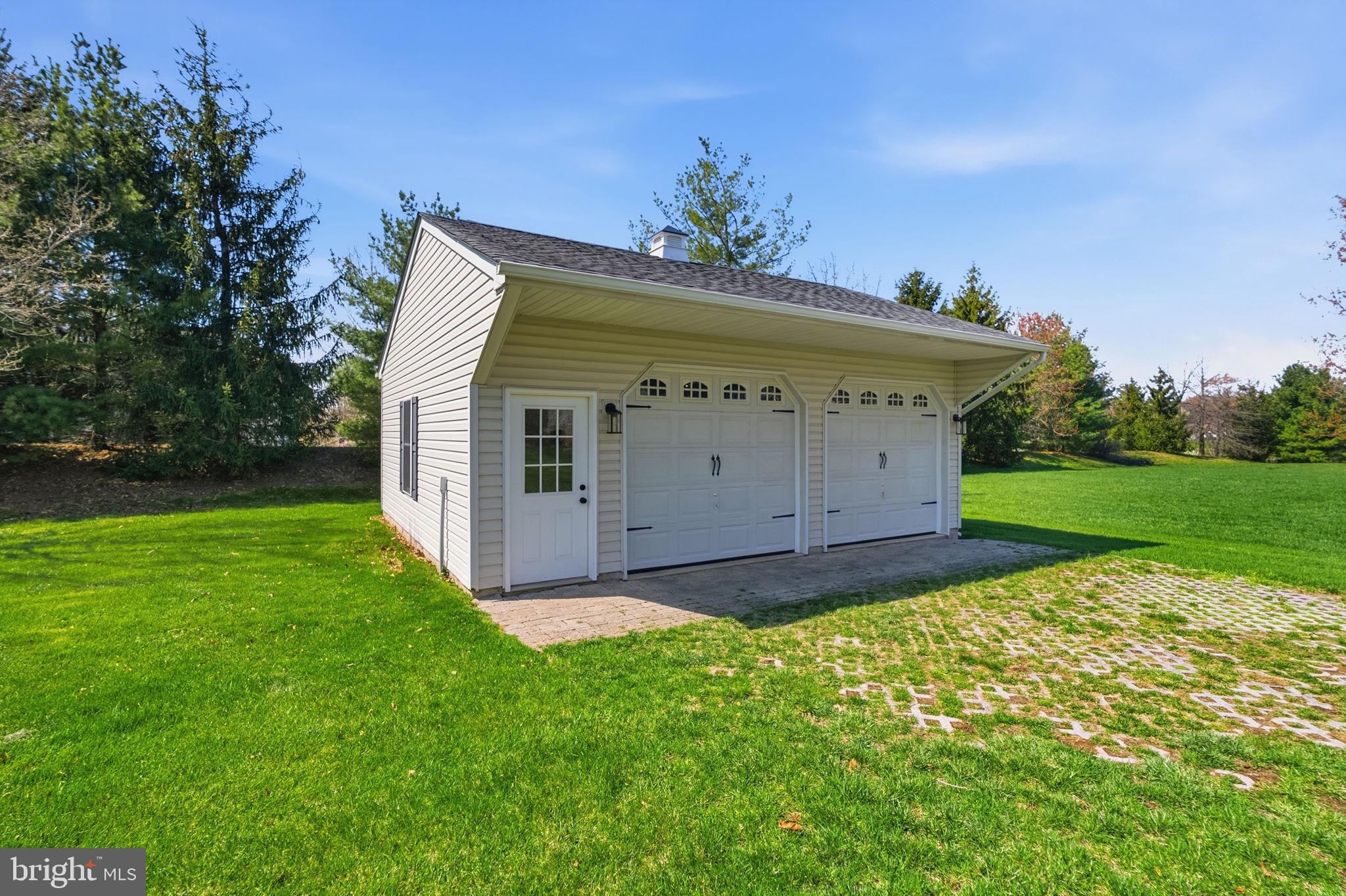 LOCHWOOD ESTATES - Residential