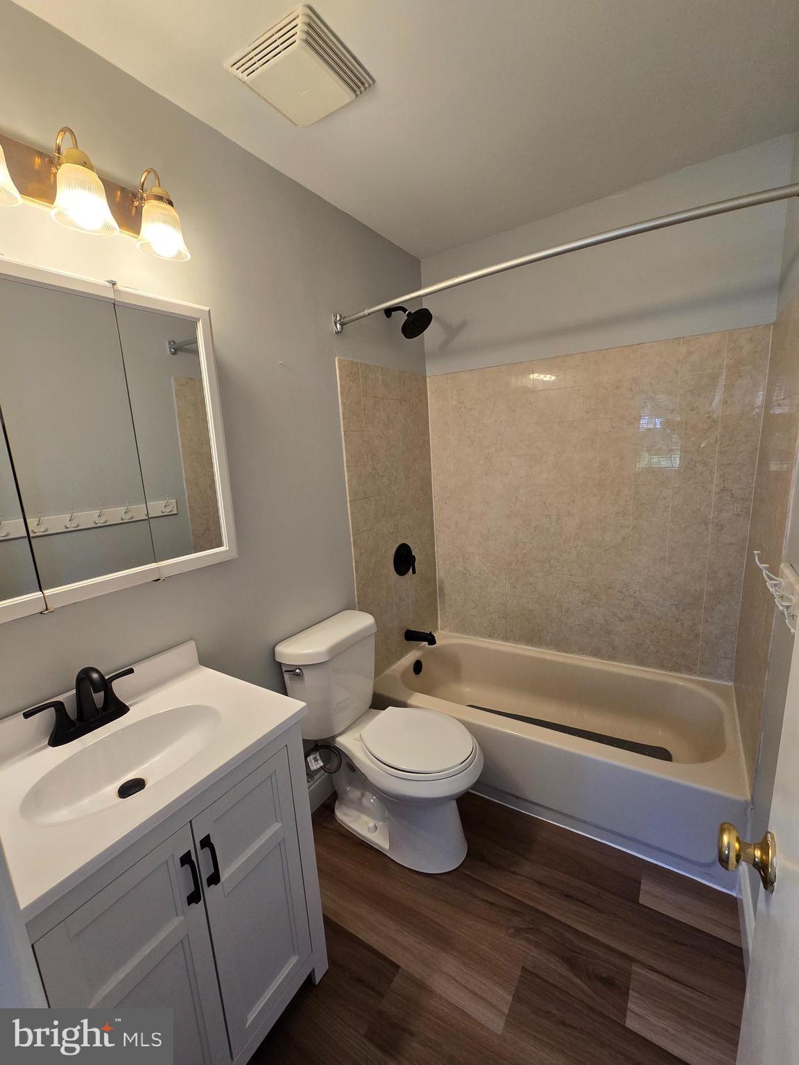 OLDE COLONIAL GREENE - Residential Lease