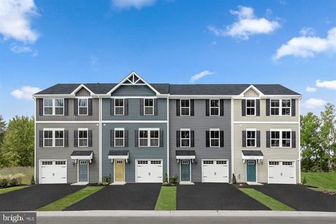 Homes For Sale - 4 Margaret Way #57C<br/> CARLISLE, PA 17013