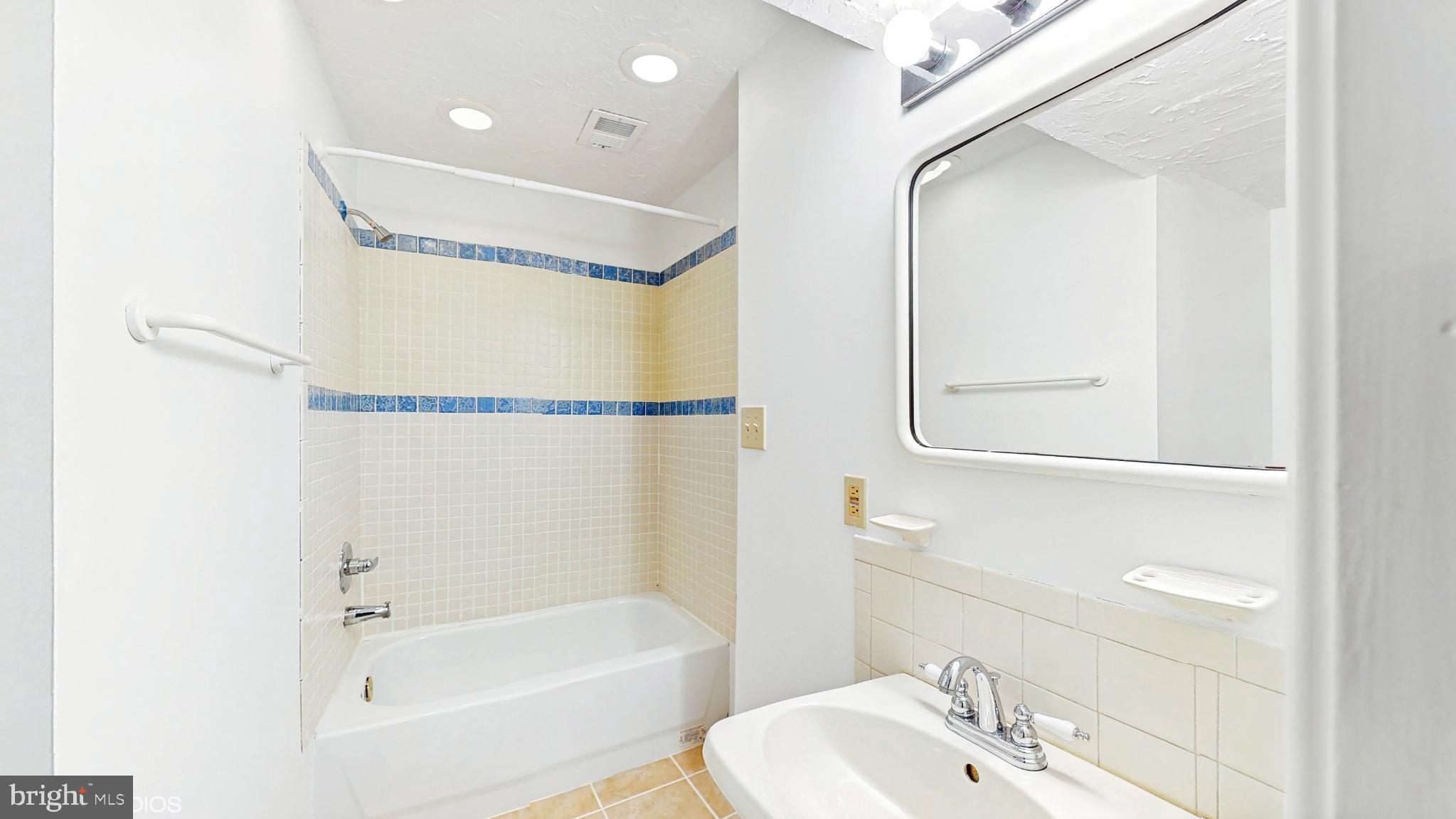 LAKE RIDGE - SPRINGWOODS - Residential