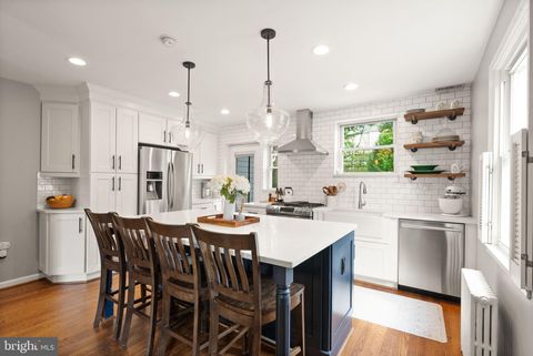 Photo of 1001 Bashford Lane, ALEXANDRIA, VA 22314 (MLS # VAAX2055534)