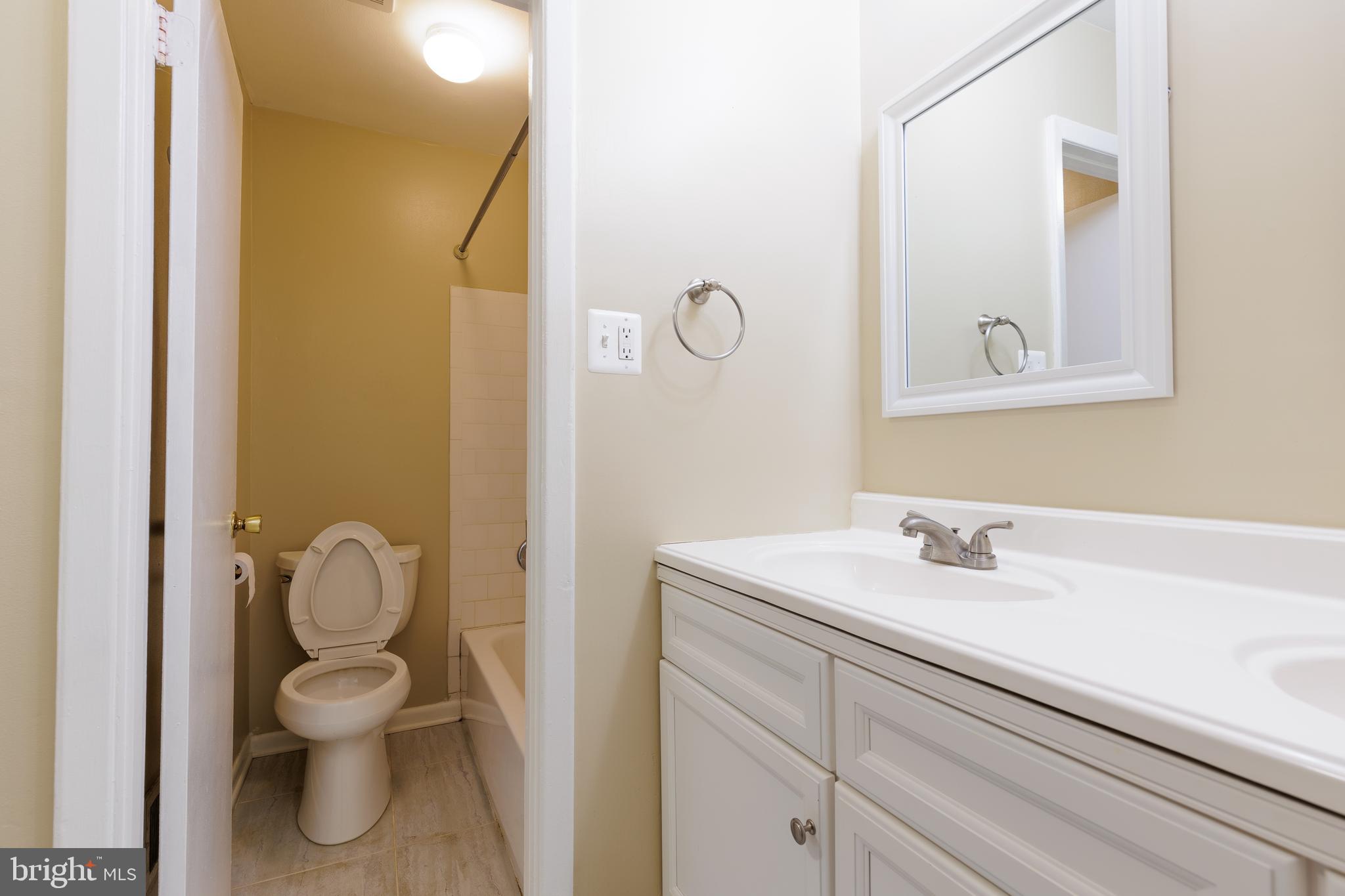 VILLAGE OF OAKLAND MILLS - Residential