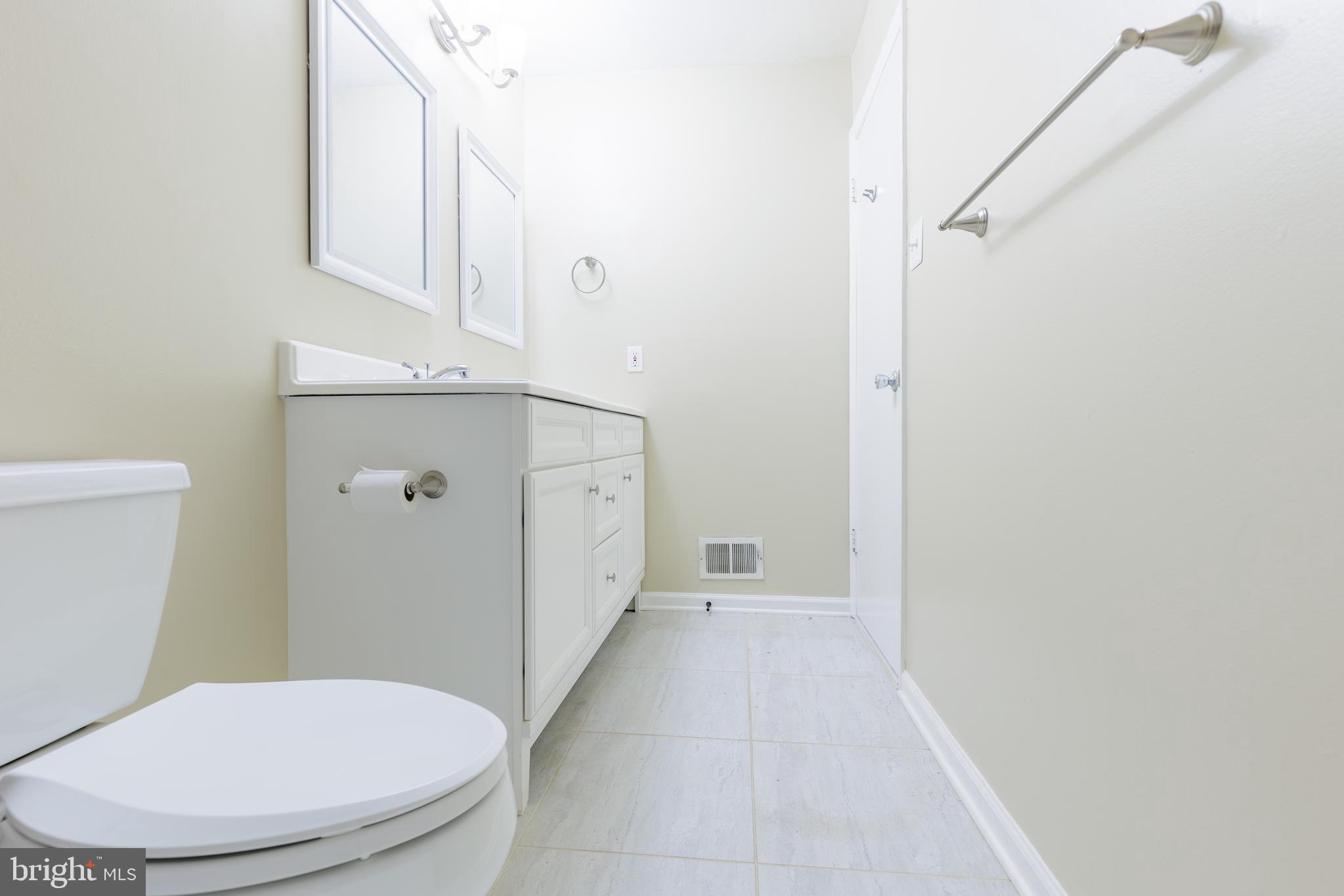 VILLAGE OF OAKLAND MILLS - Residential