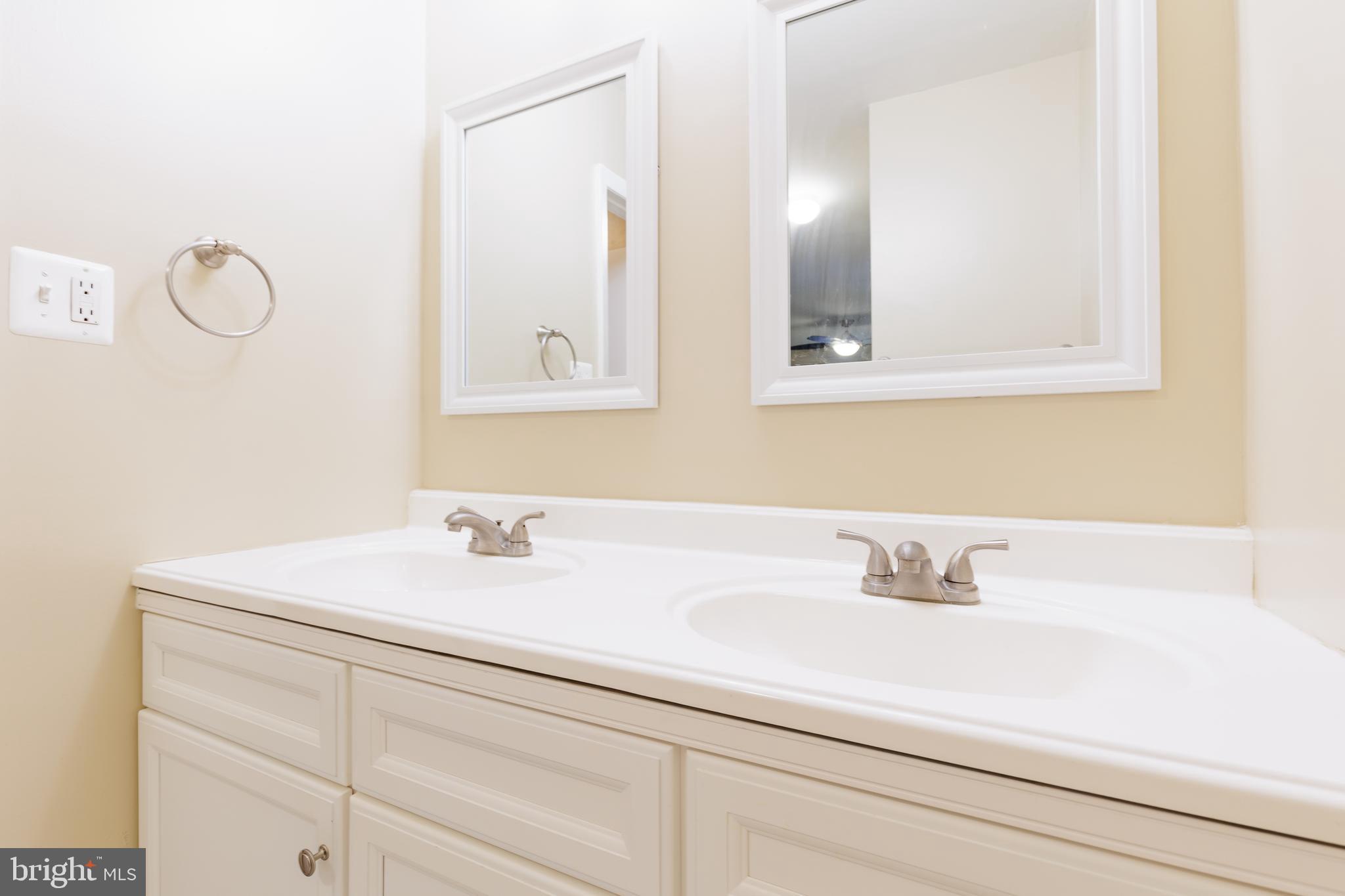 VILLAGE OF OAKLAND MILLS - Residential