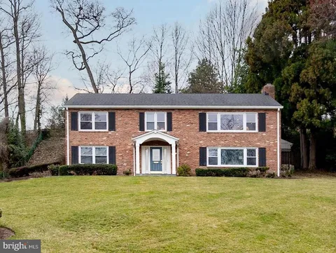 7104 Sussex Place, Alexandria, VA MLS: VAFX2241526