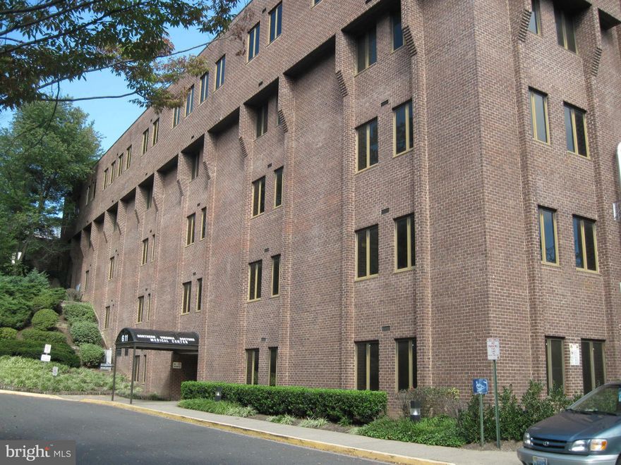 Terrific ground level medical office rarely available in 611S Carlin Springs Rd next to Northern Virginia Community Hospital! Suite 105 has 2 entrances both by the elevators & just off the parking garage. The suite has a waiting room w/ sliding window into administration office. Lg private office w/ builtin book shelves &window. One sm exam room &one double size exam room+half bath,coffee bar etc!