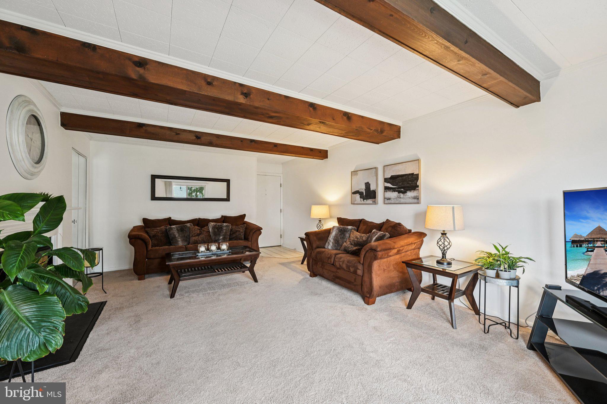 7 WARREN LODGE COURT 1-C