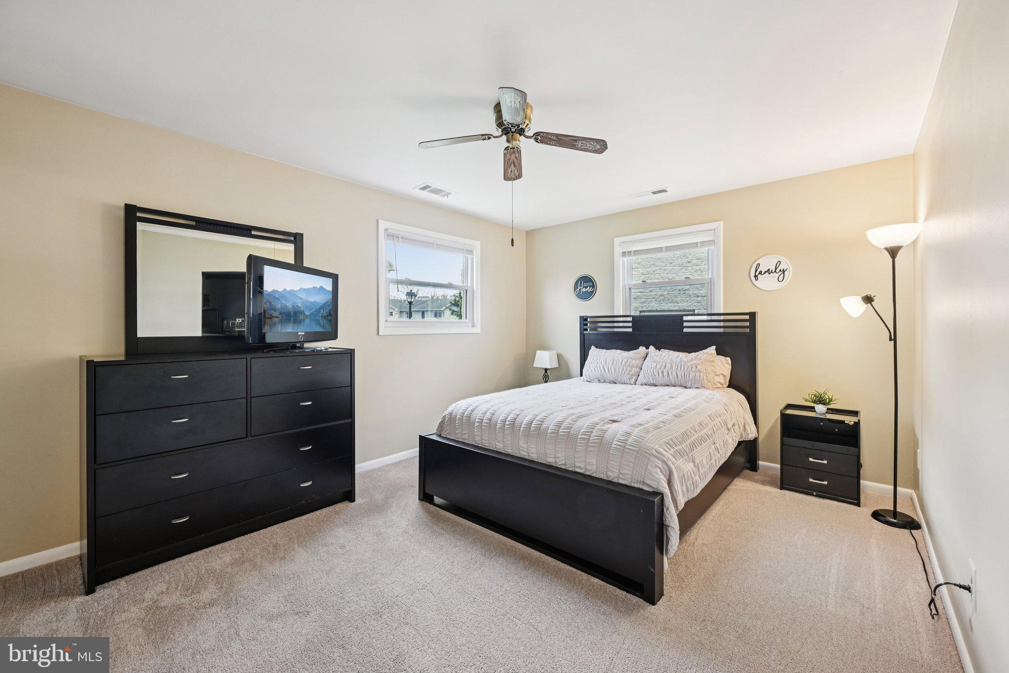 WARREN LODGE CONDOMINIUMS - Residential