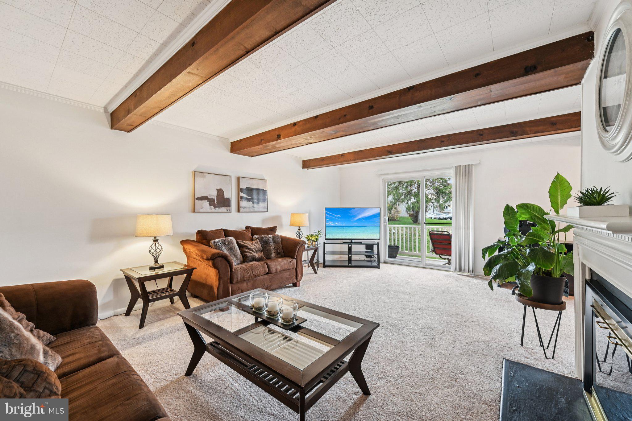 7 WARREN LODGE COURT 1-C