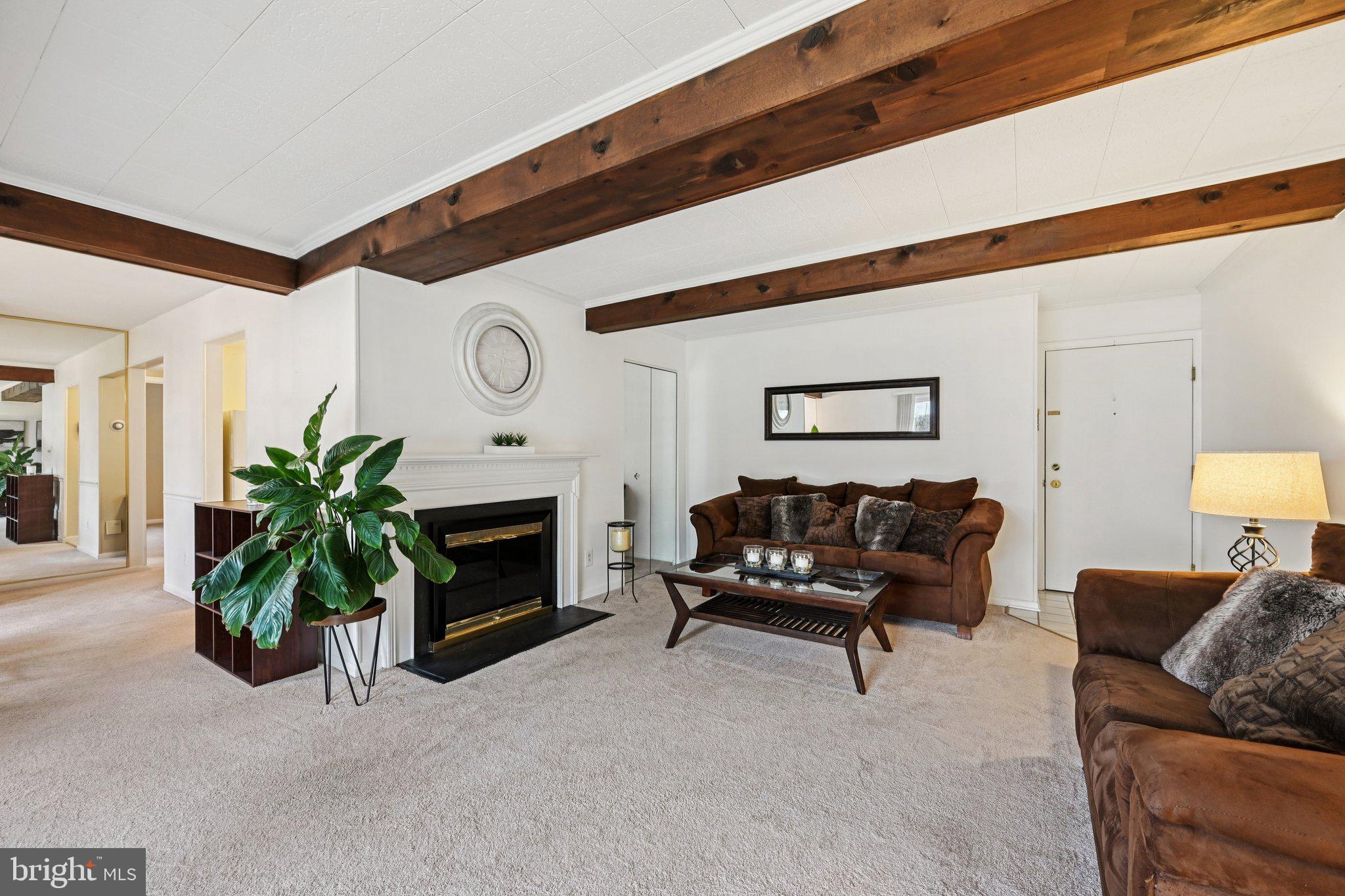 7 WARREN LODGE COURT 1-C