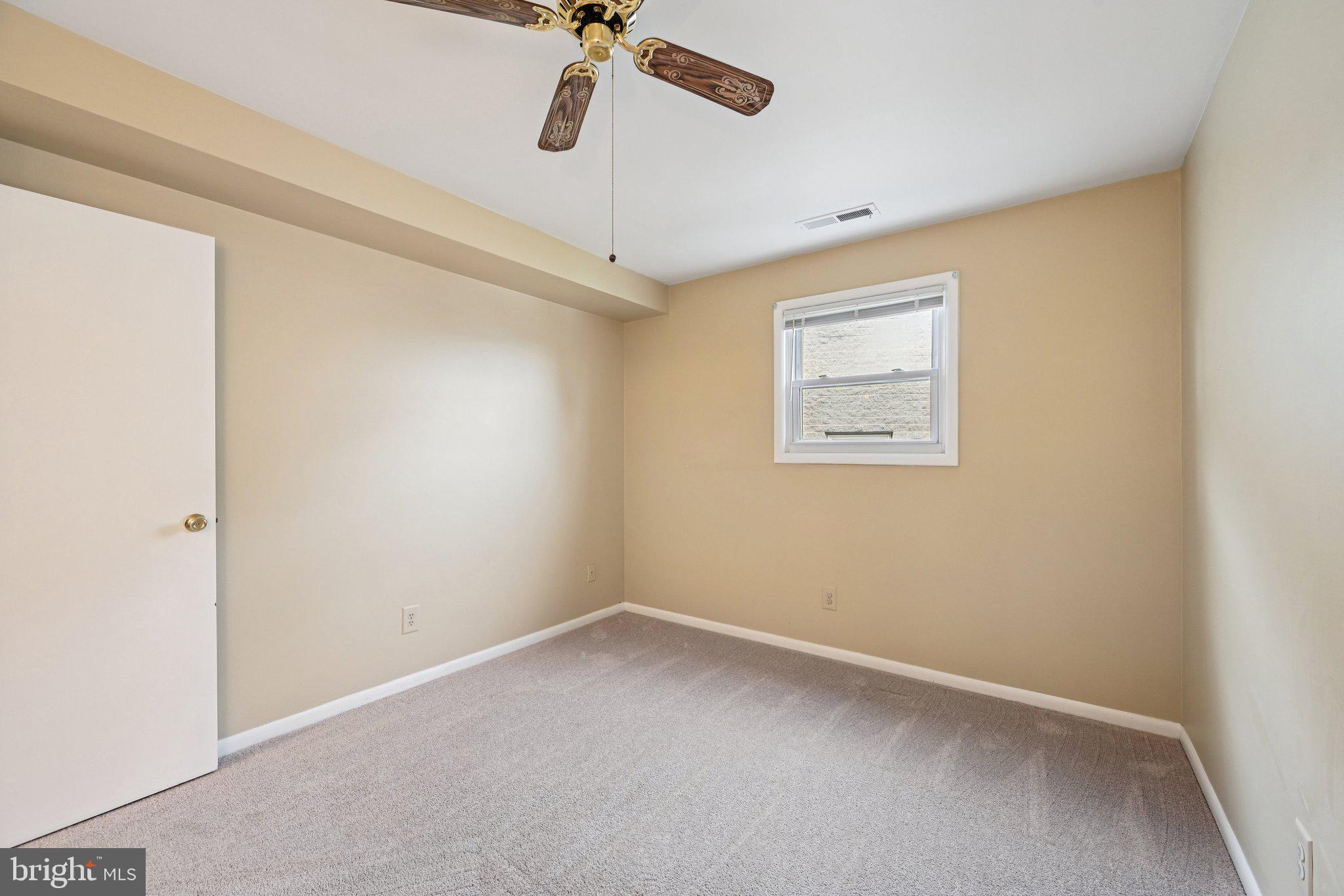 WARREN LODGE CONDOMINIUMS - Residential