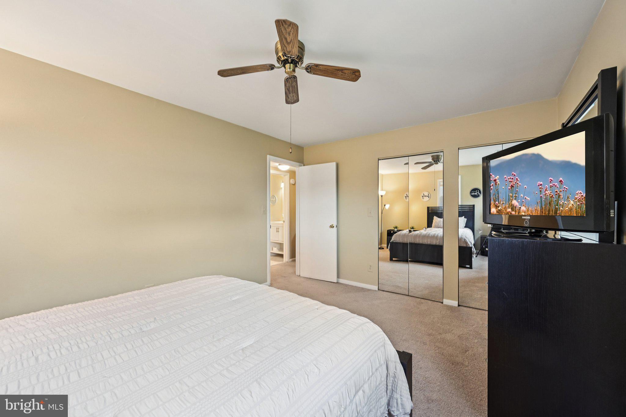 WARREN LODGE CONDOMINIUMS - Residential