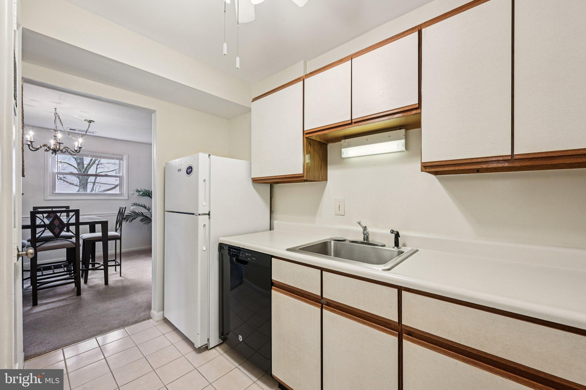 WARREN LODGE CONDOMINIUMS - Residential