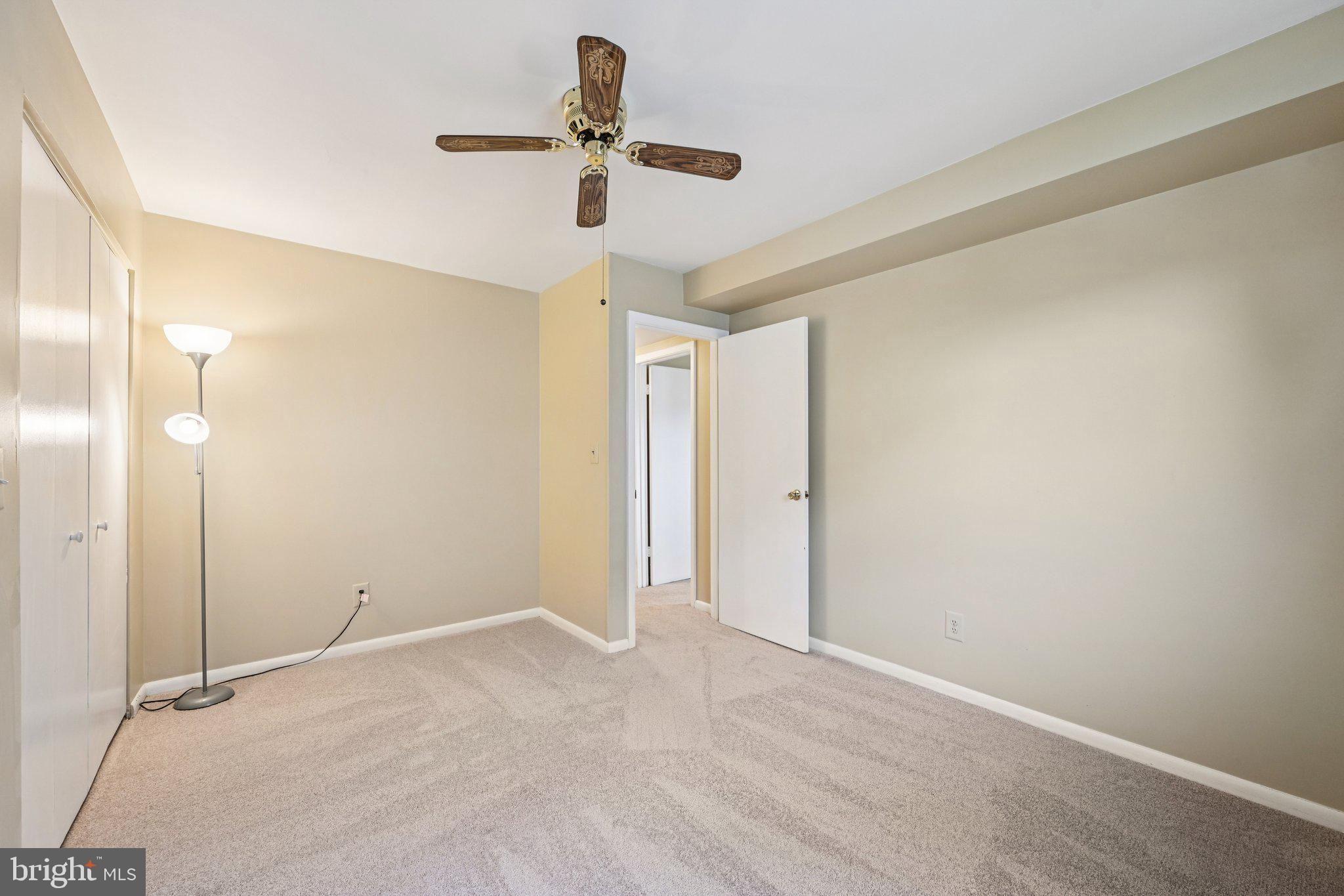 WARREN LODGE CONDOMINIUMS - Residential