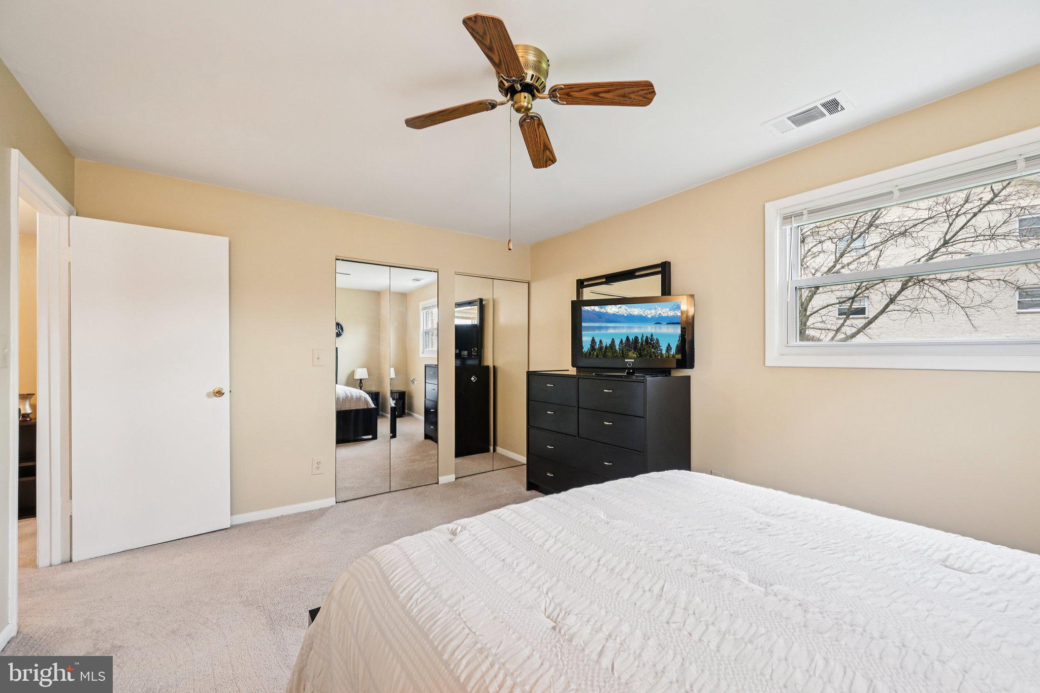 WARREN LODGE CONDOMINIUMS - Residential