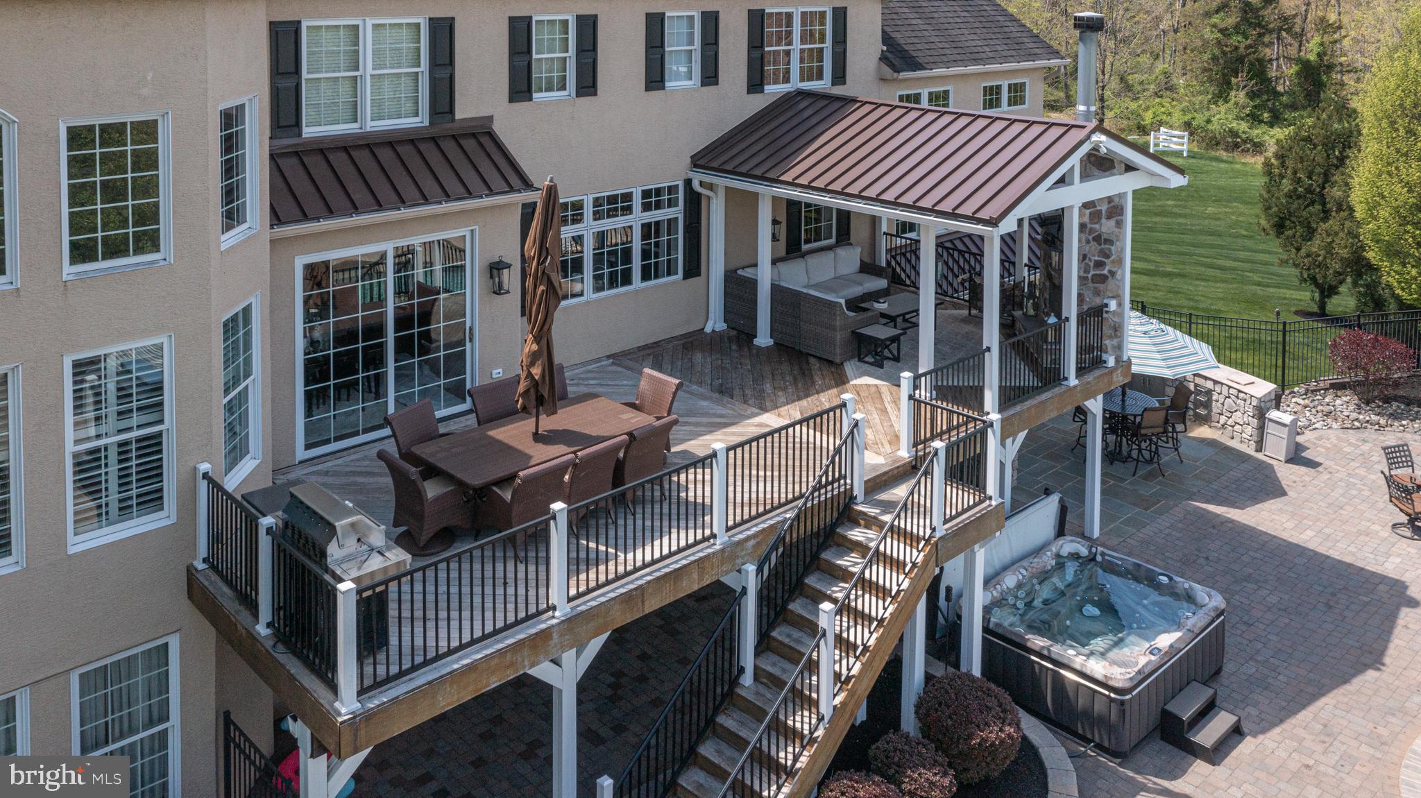 DARK HOLLOW - Residential