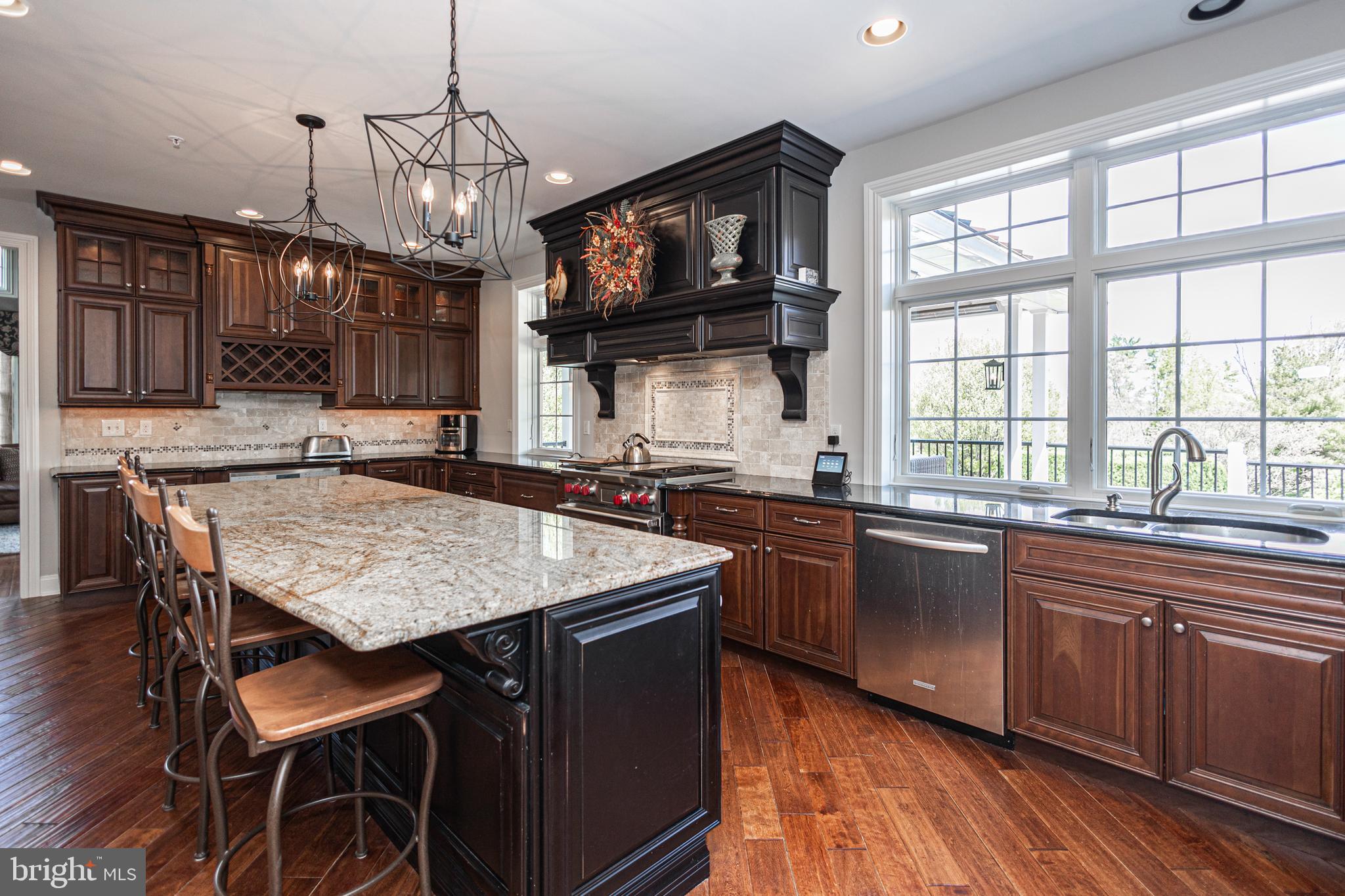 DARK HOLLOW - Residential