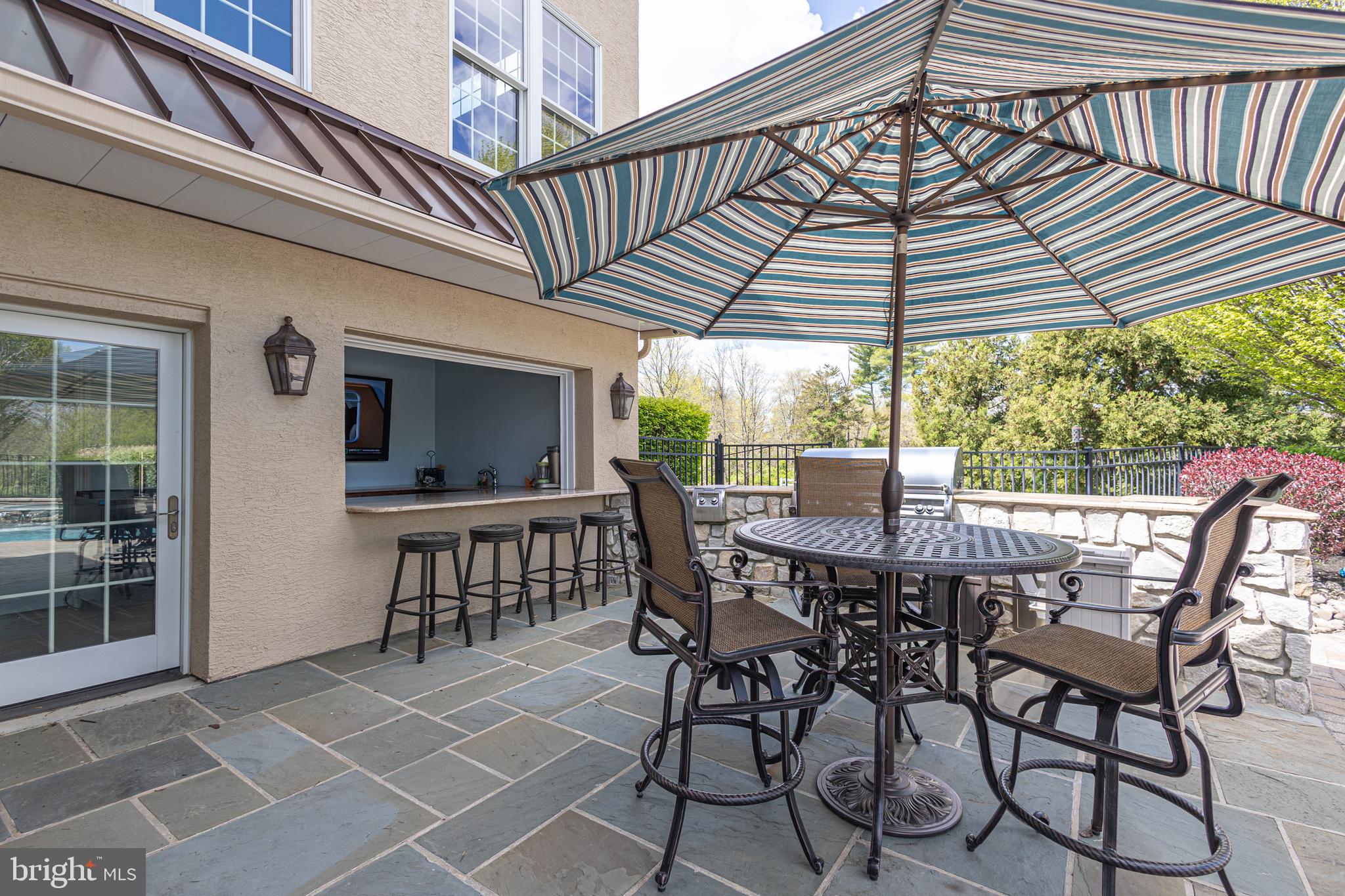 DARK HOLLOW - Residential