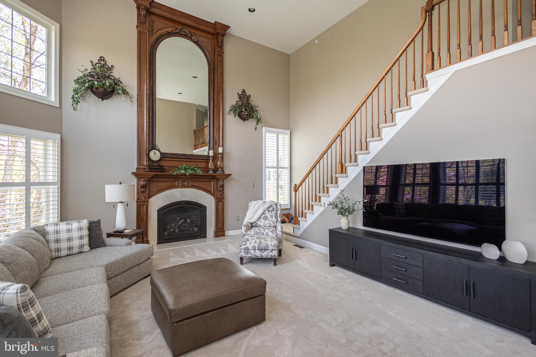 DARK HOLLOW - Residential