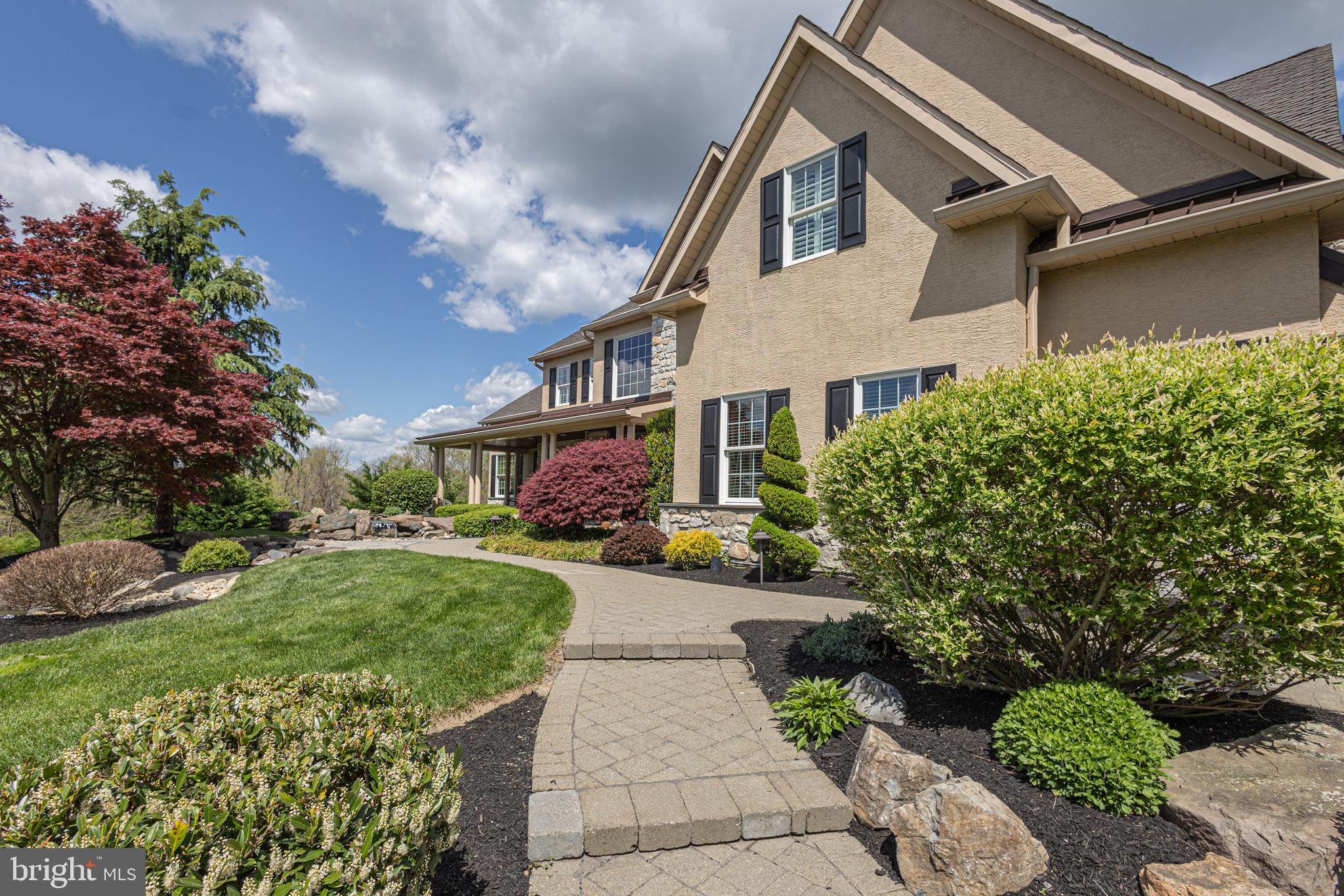 DARK HOLLOW - Residential