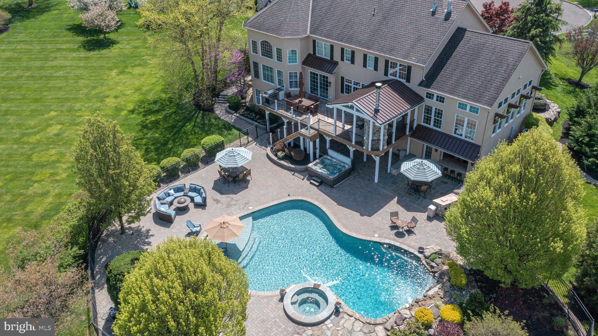 DARK HOLLOW - Residential