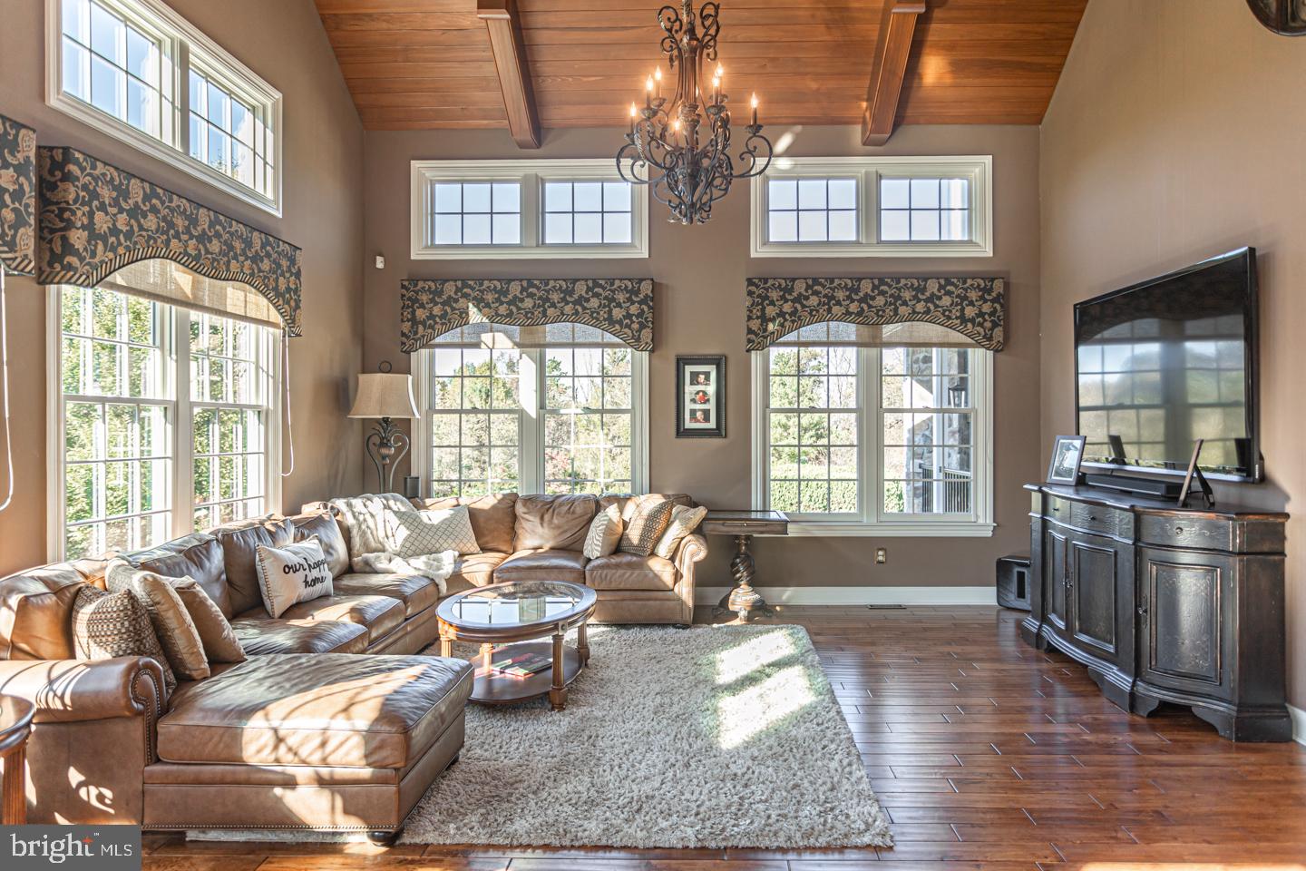 DARK HOLLOW - Residential