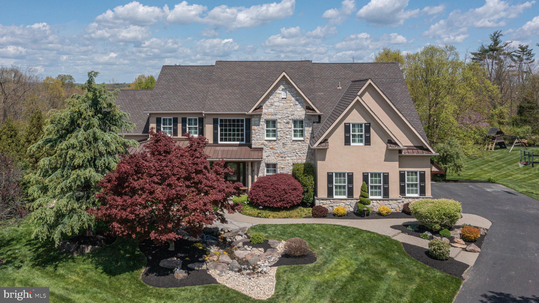 DARK HOLLOW - Residential