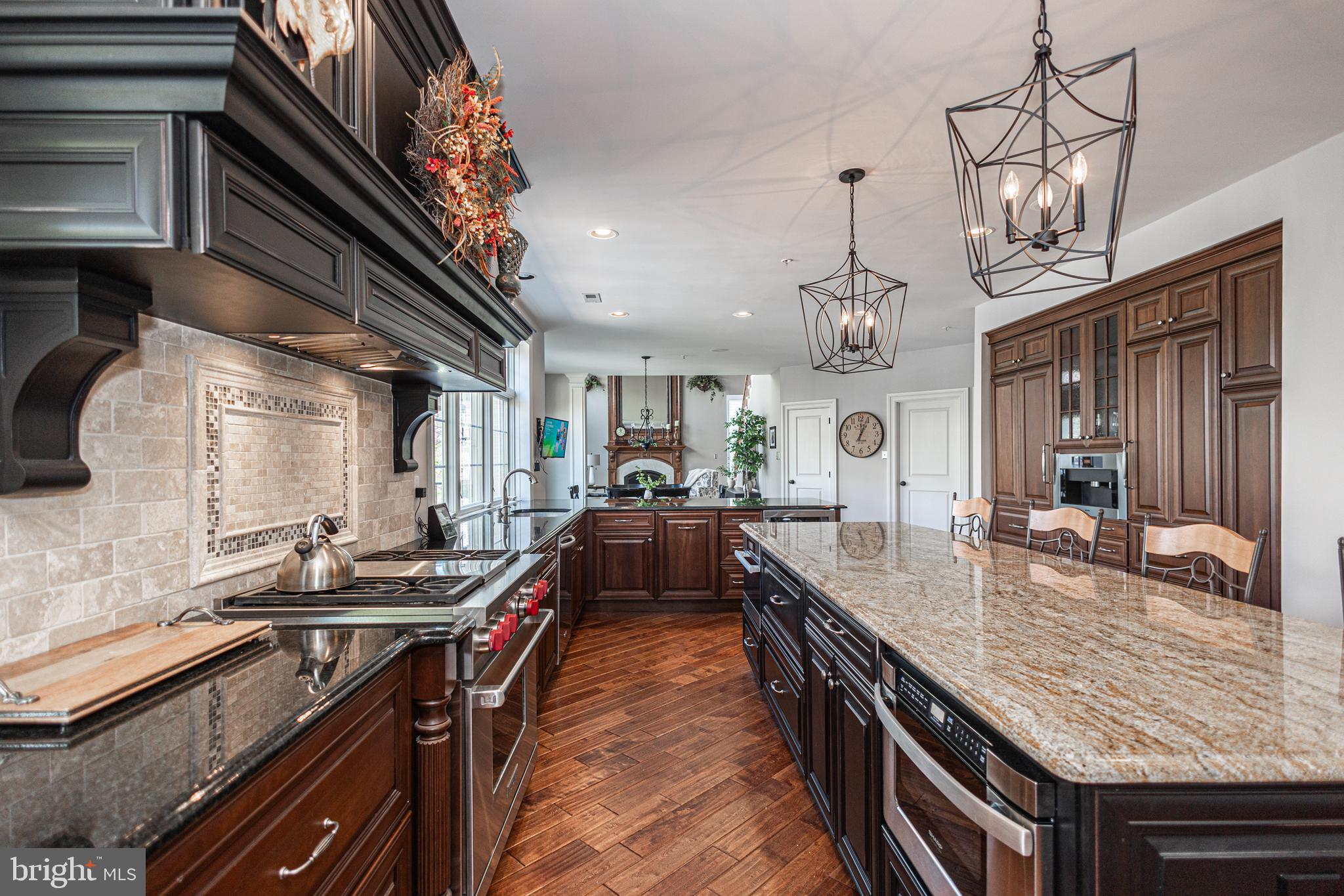 DARK HOLLOW - Residential