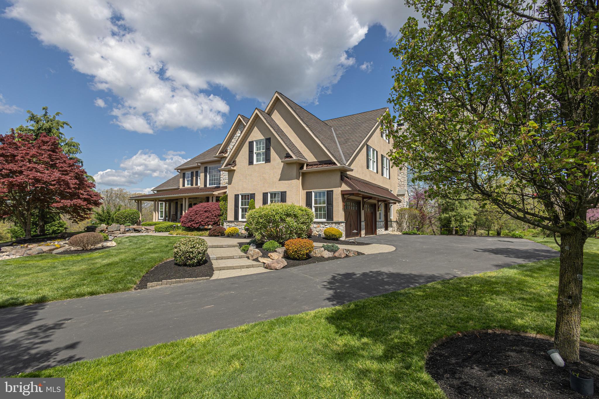 DARK HOLLOW - Residential