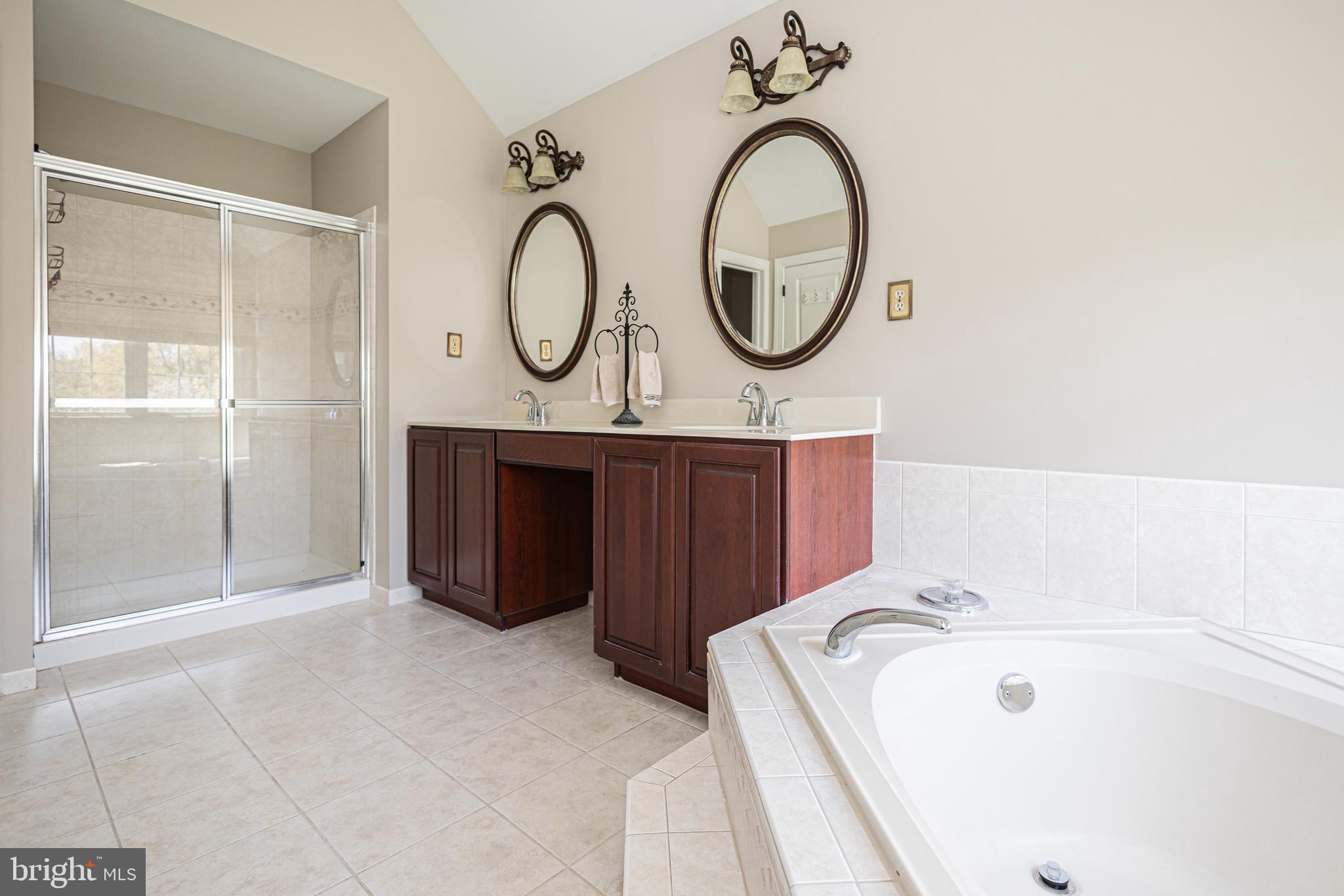 DARK HOLLOW - Residential