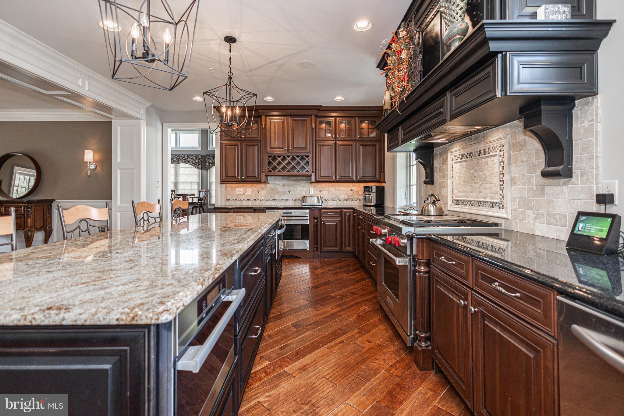 DARK HOLLOW - Residential