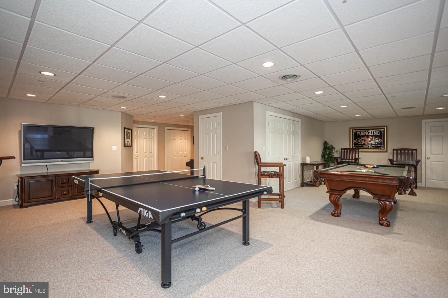 DARK HOLLOW - Residential