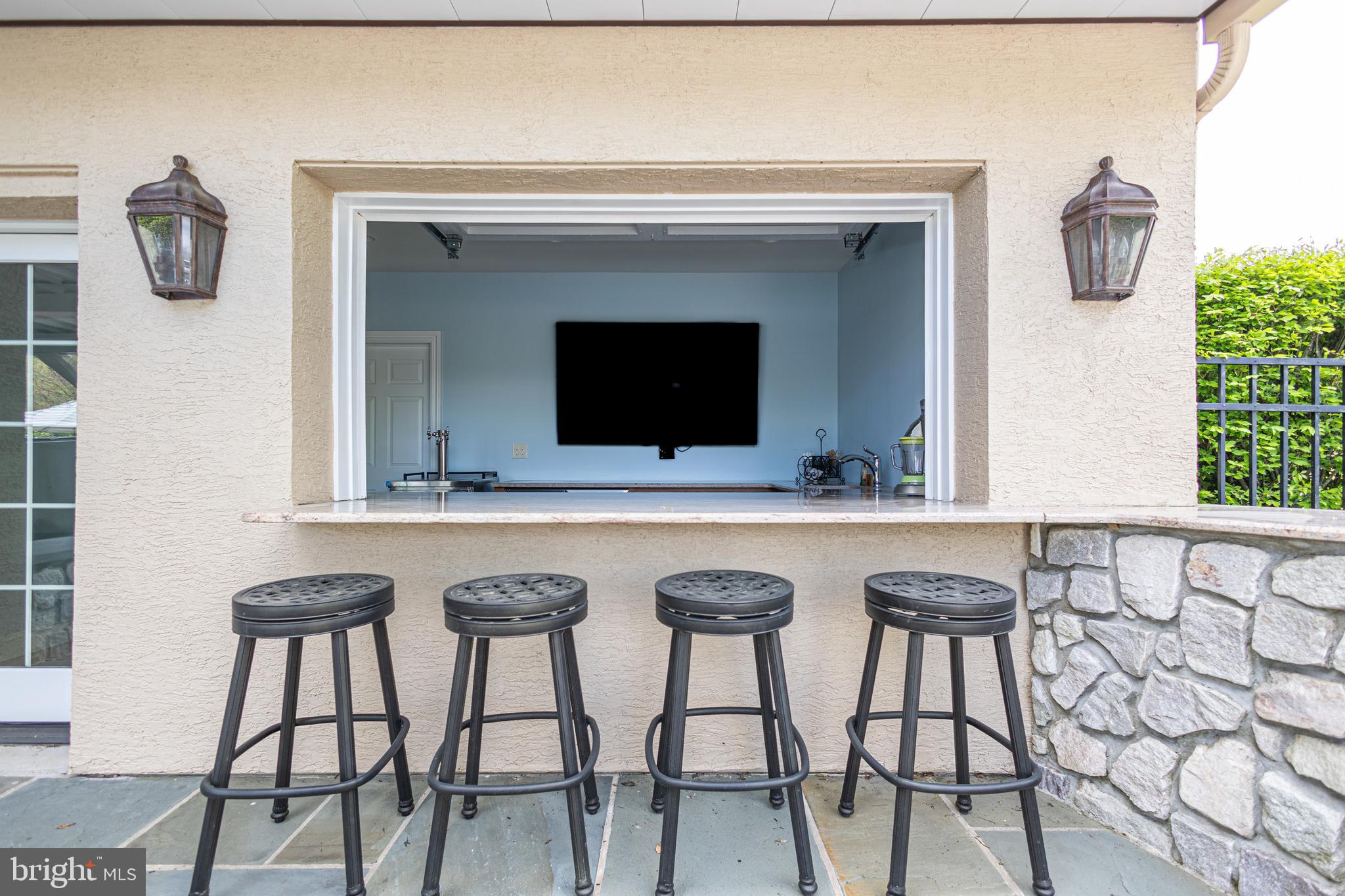 DARK HOLLOW - Residential