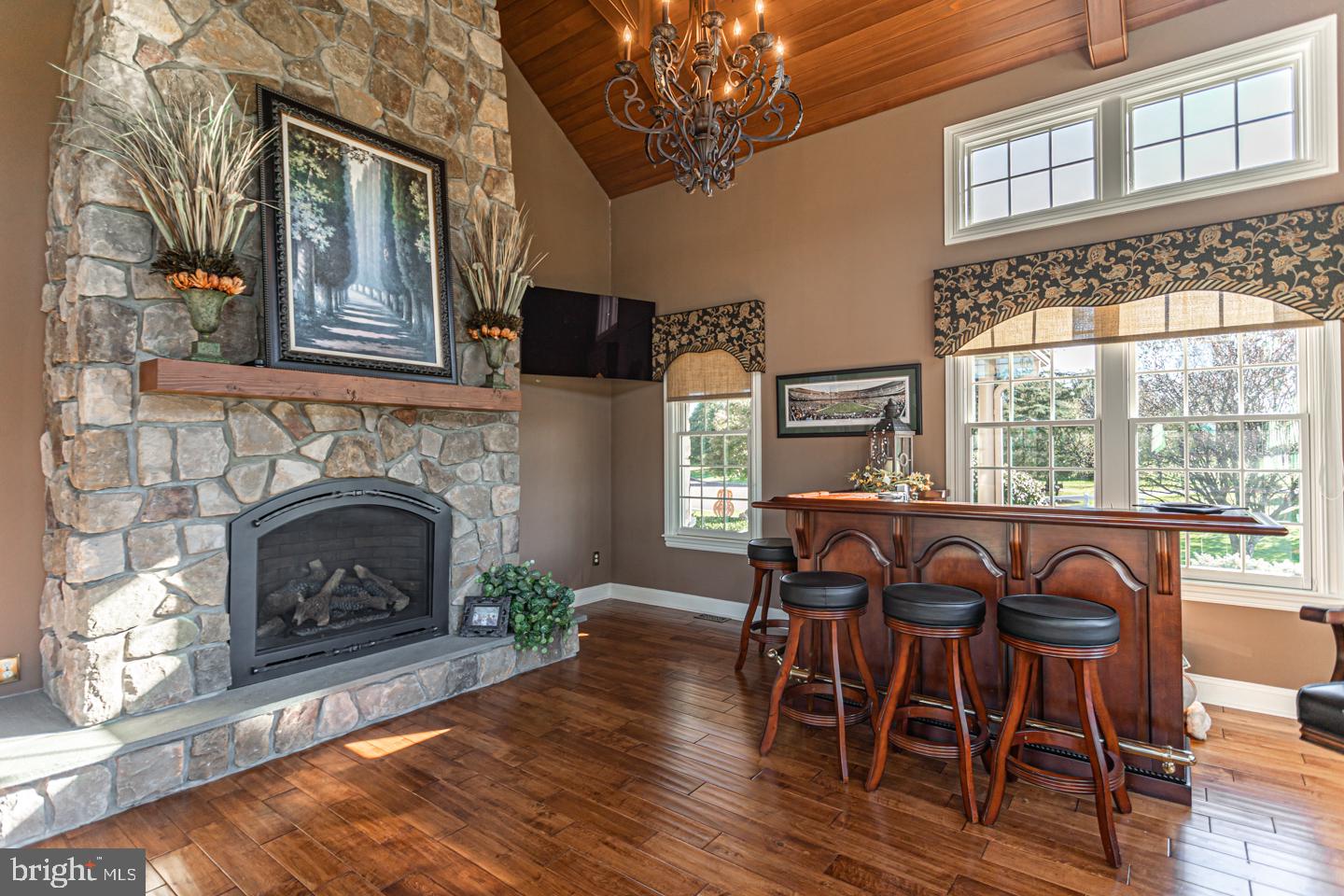 DARK HOLLOW - Residential