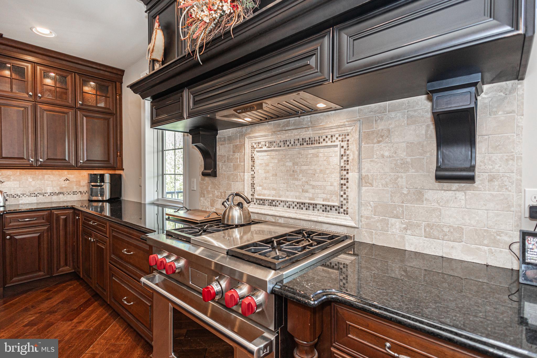 DARK HOLLOW - Residential