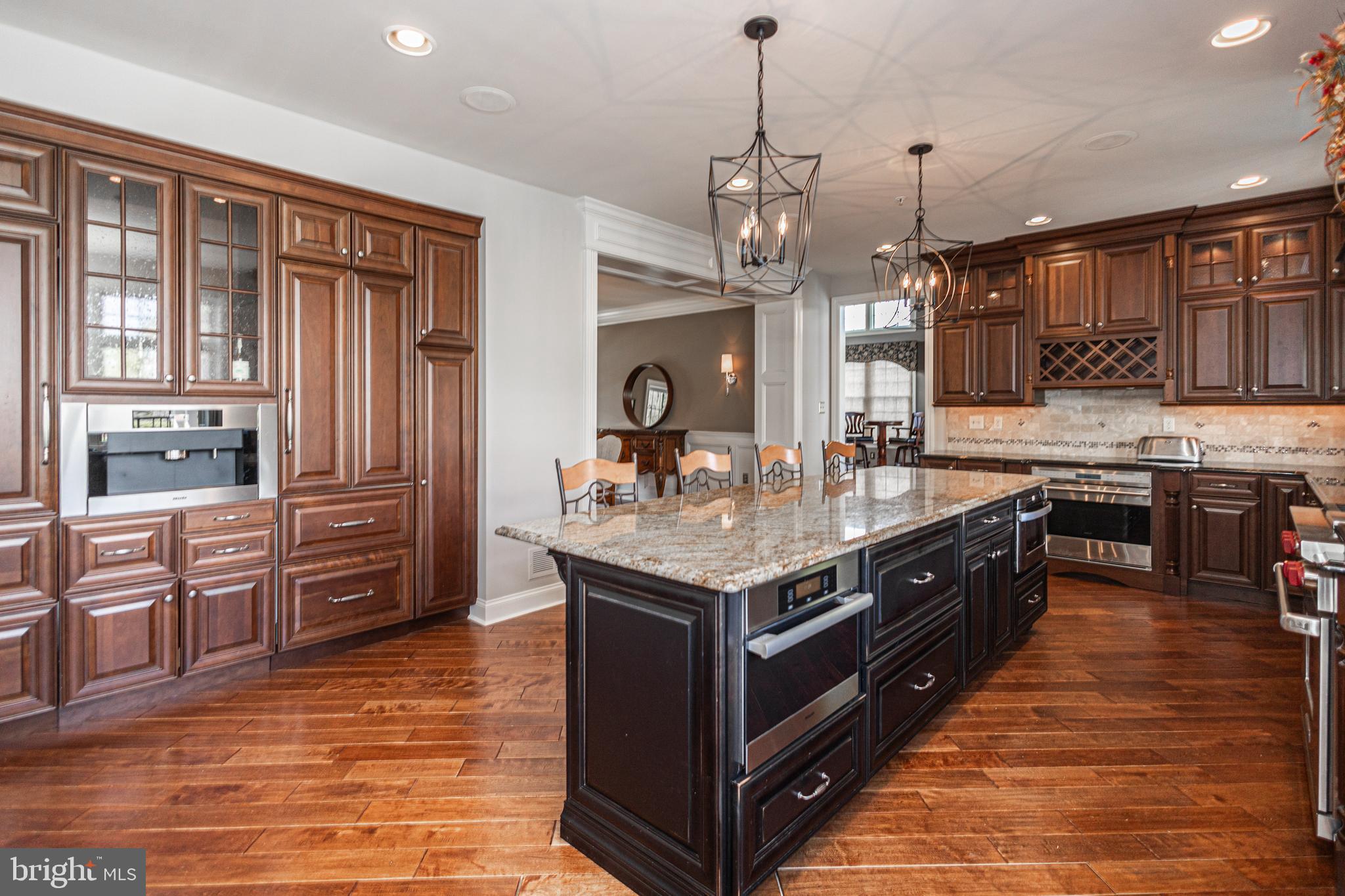 DARK HOLLOW - Residential