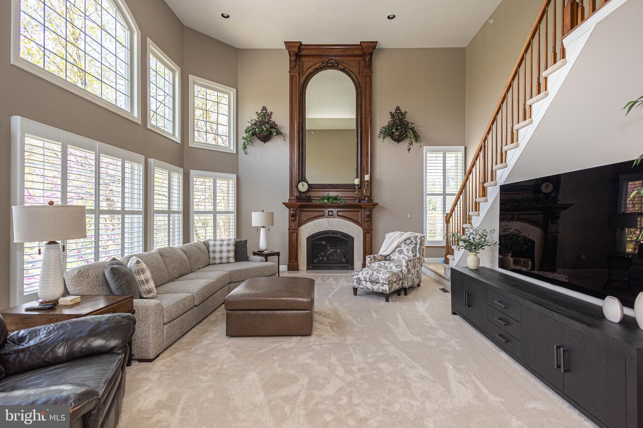 DARK HOLLOW - Residential