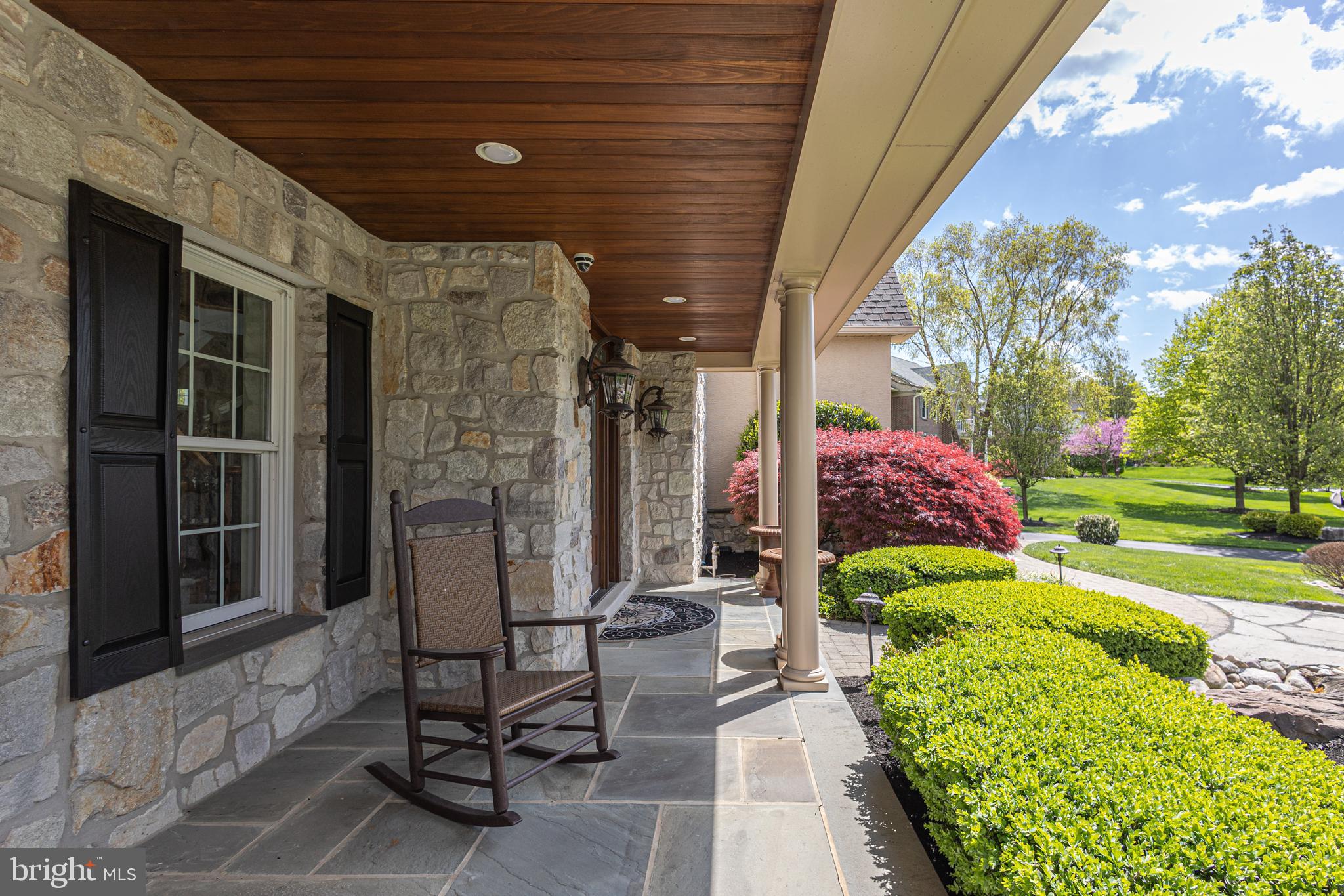 DARK HOLLOW - Residential