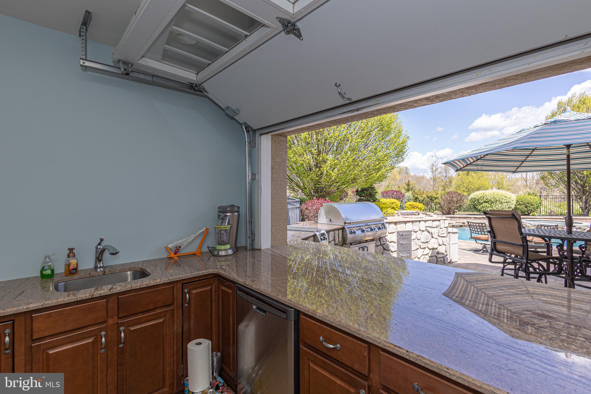 DARK HOLLOW - Residential