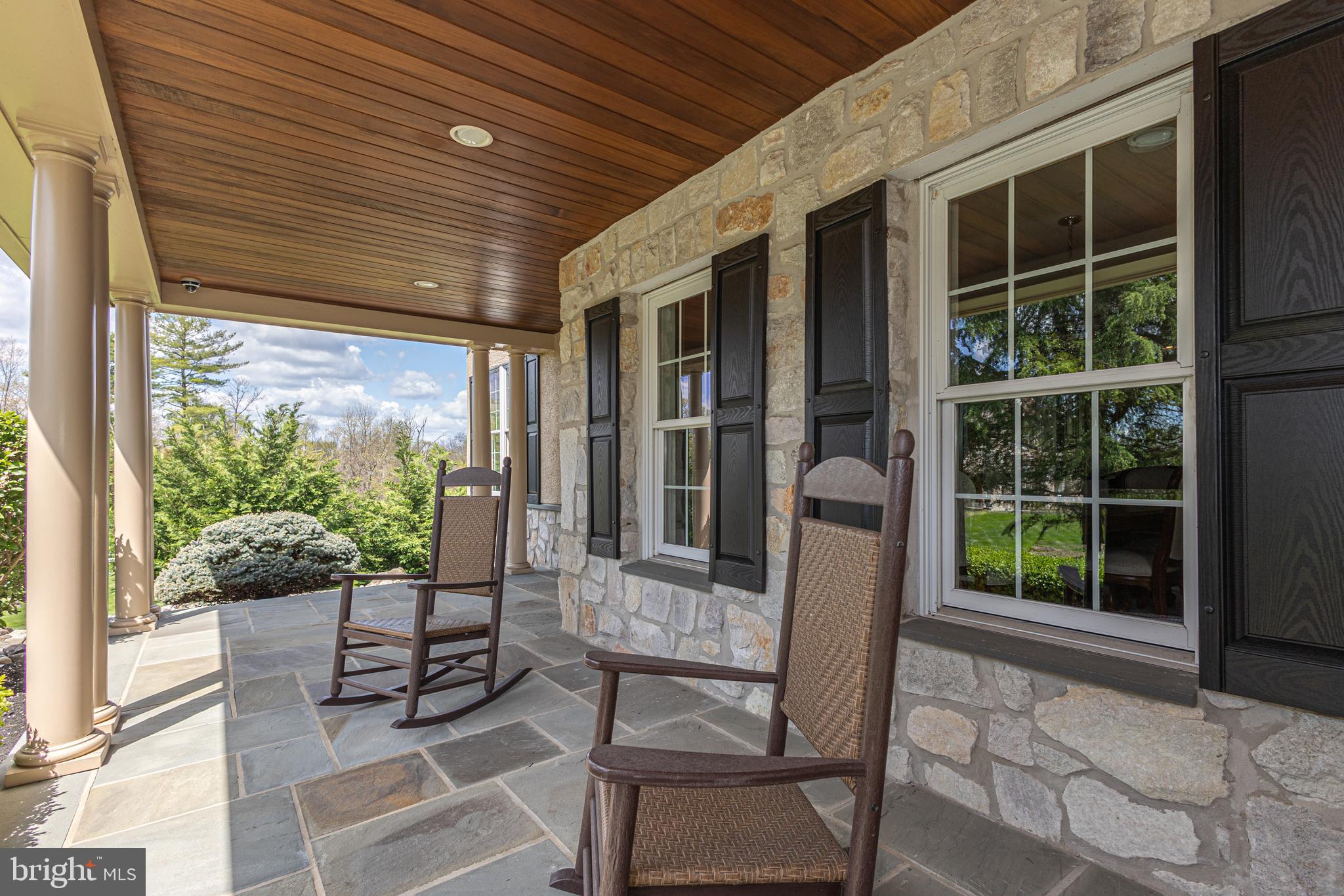 DARK HOLLOW - Residential