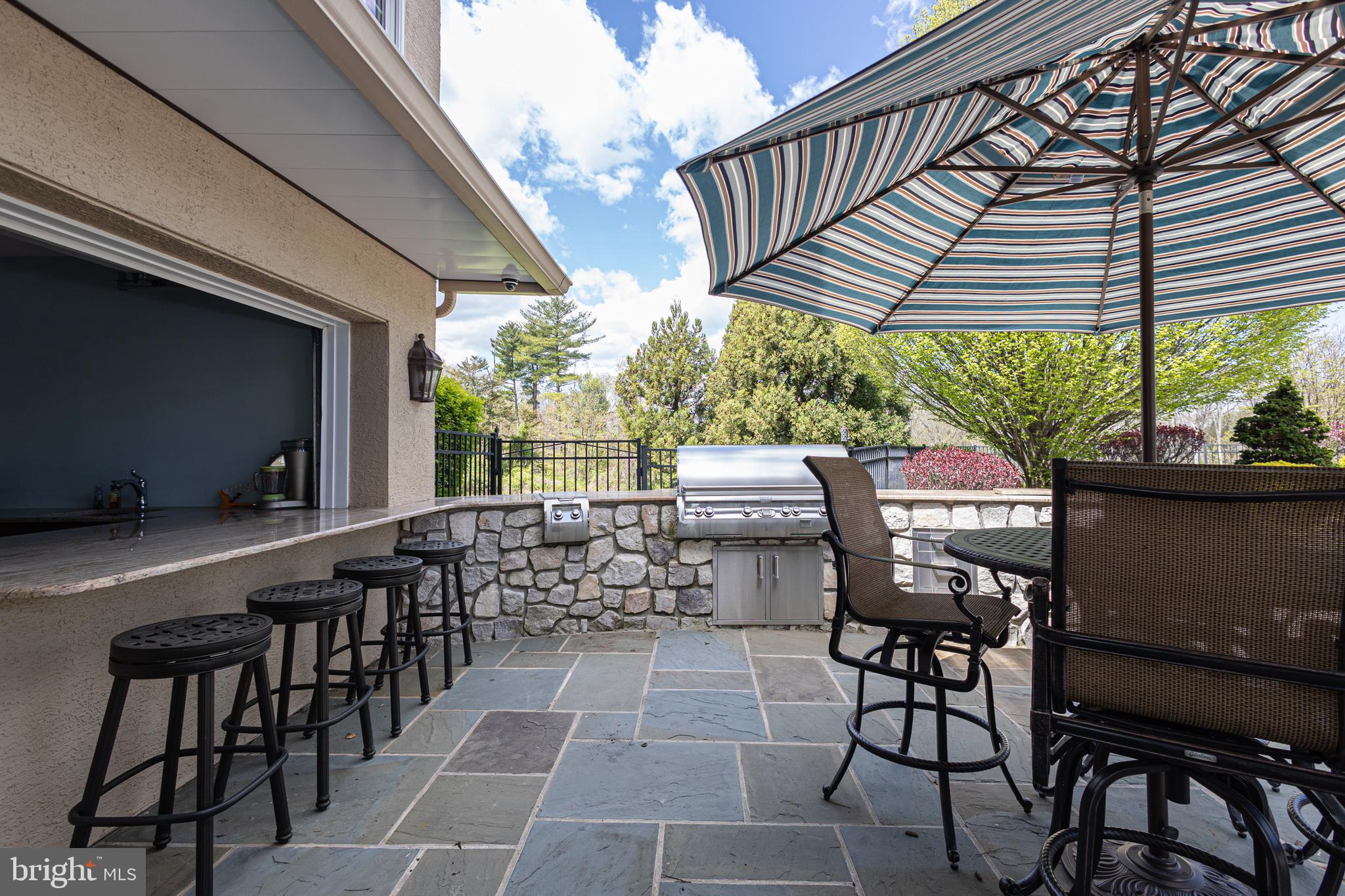 DARK HOLLOW - Residential