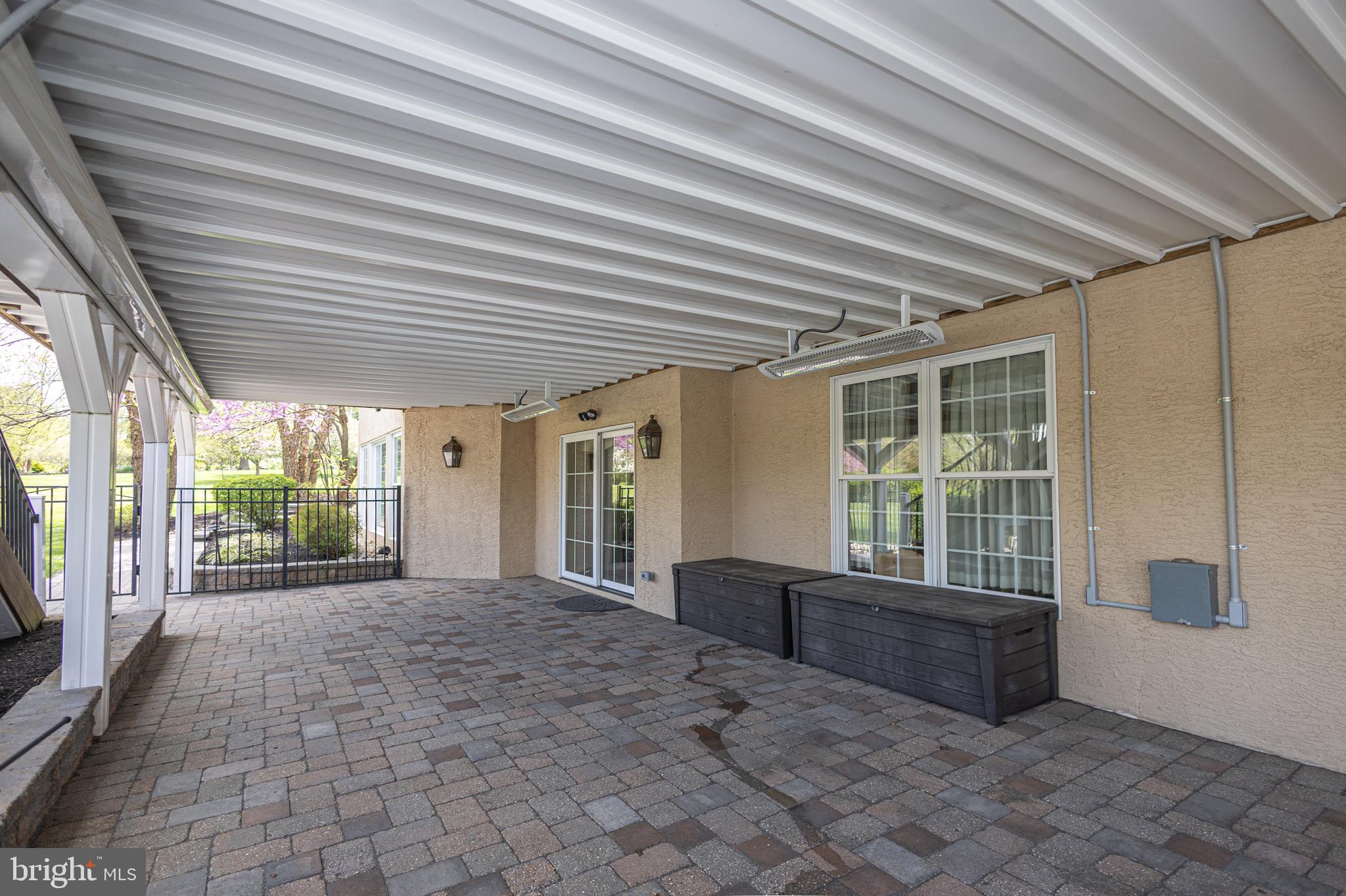 DARK HOLLOW - Residential